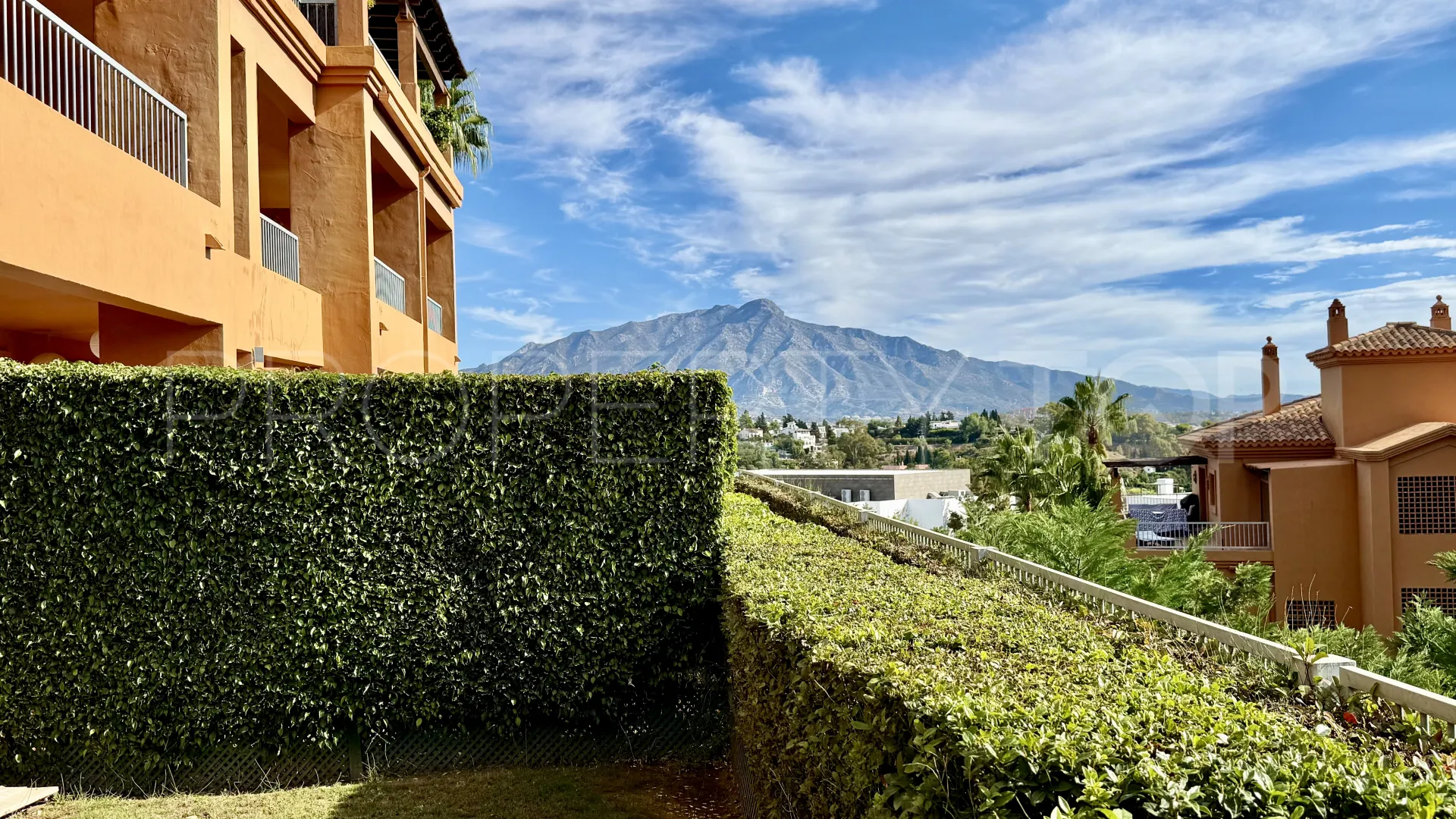 For sale ground floor apartment in Benatalaya with 2 bedrooms