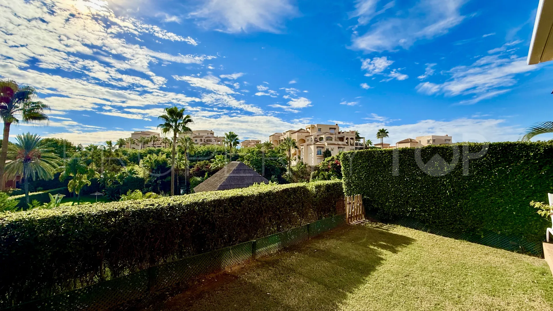 For sale ground floor apartment in Benatalaya with 2 bedrooms