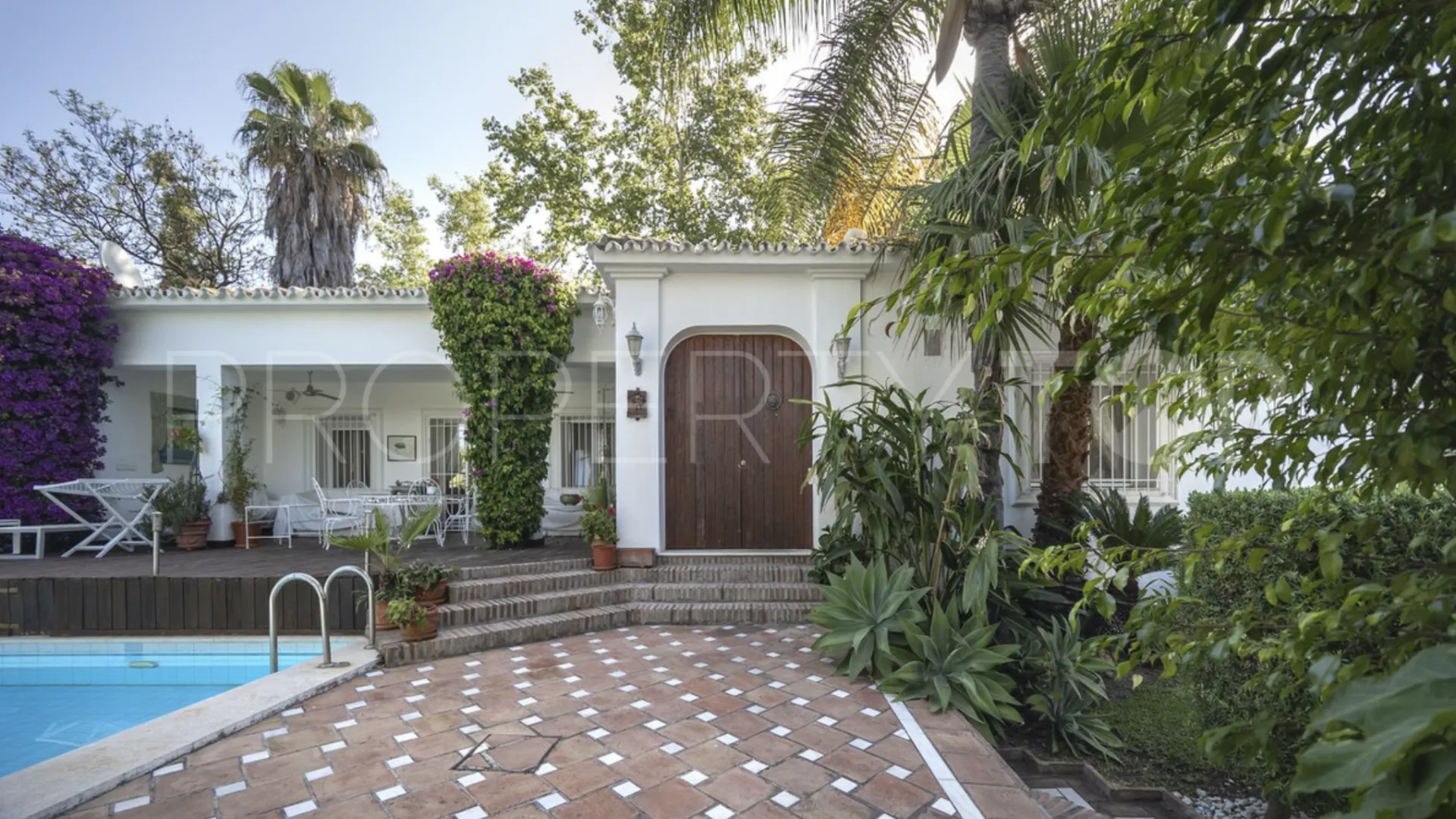 Villa for sale in Guadalmina Alta with 3 bedrooms