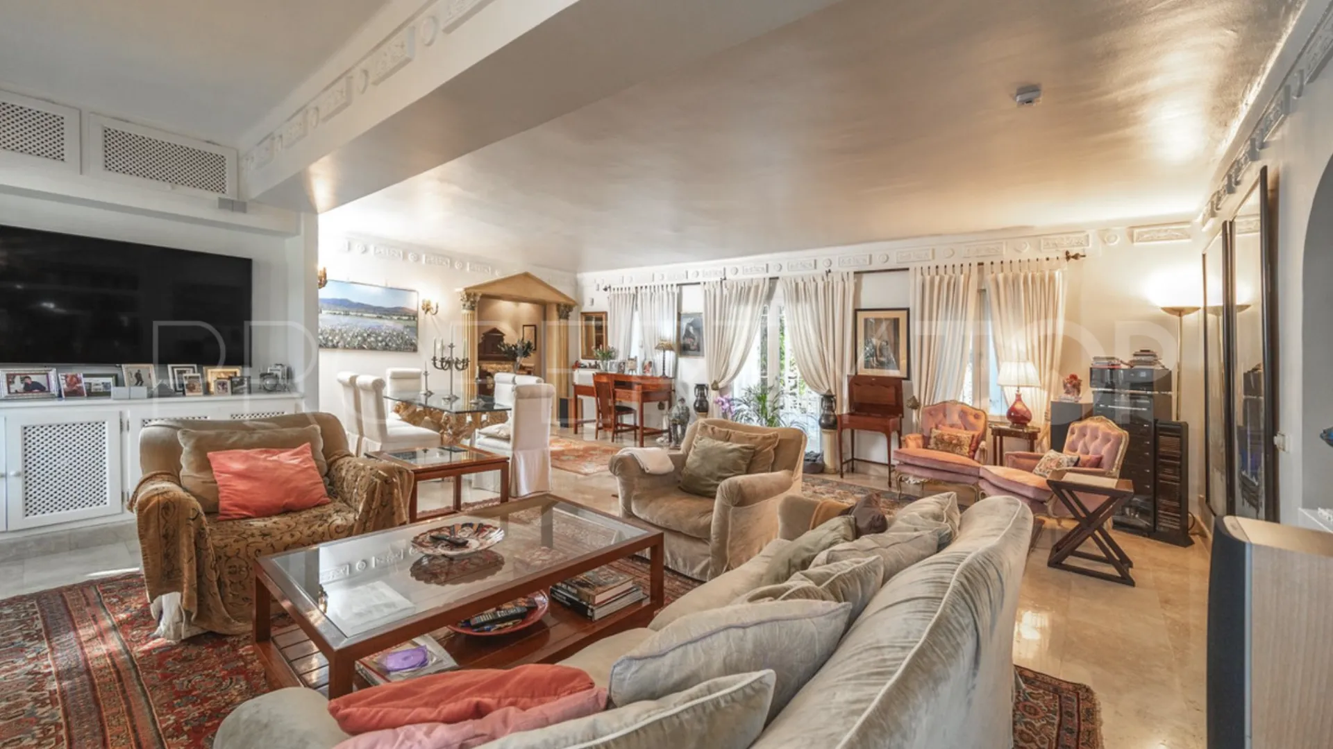 Villa for sale in Guadalmina Alta with 3 bedrooms