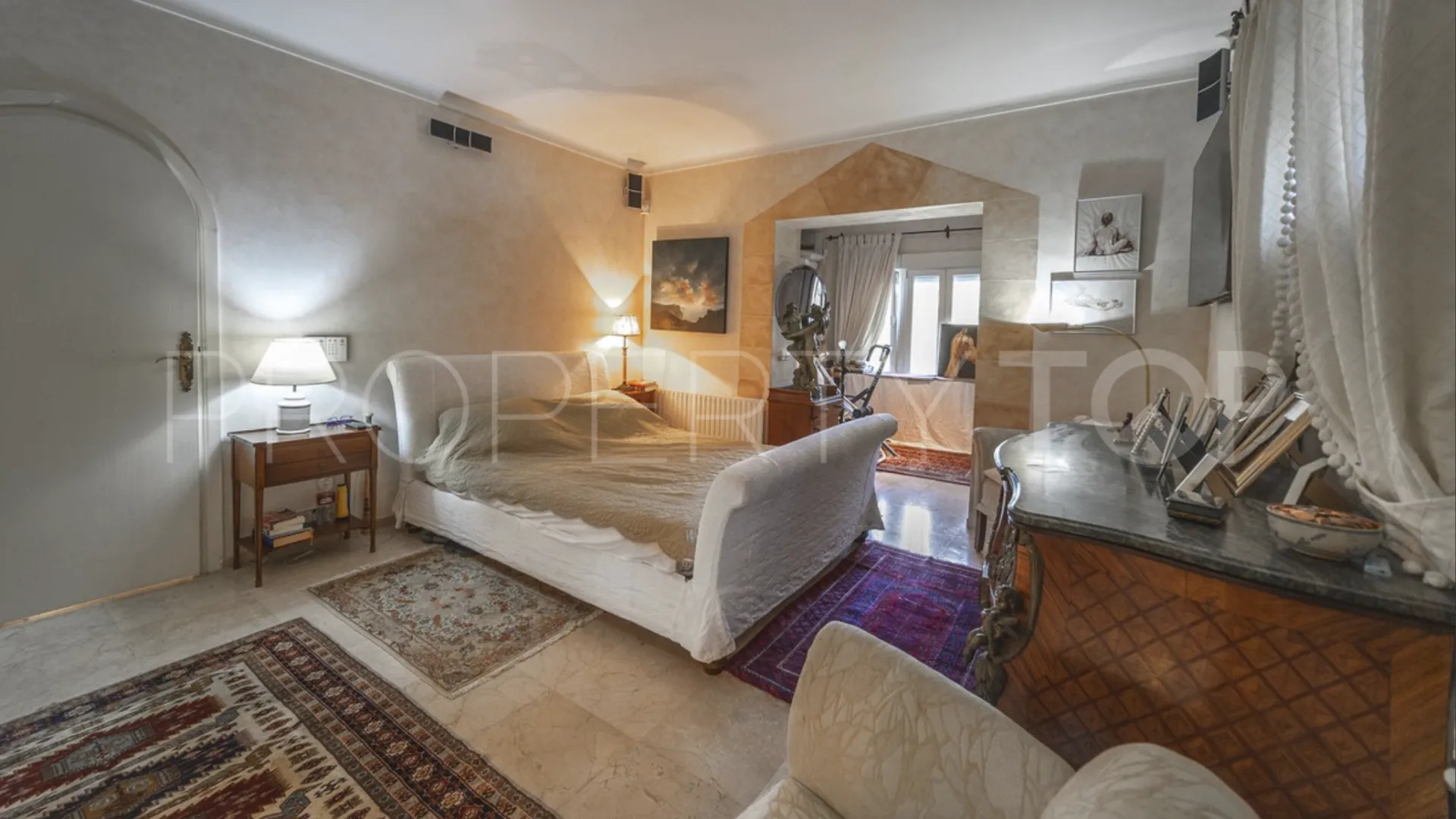 Villa for sale in Guadalmina Alta with 3 bedrooms