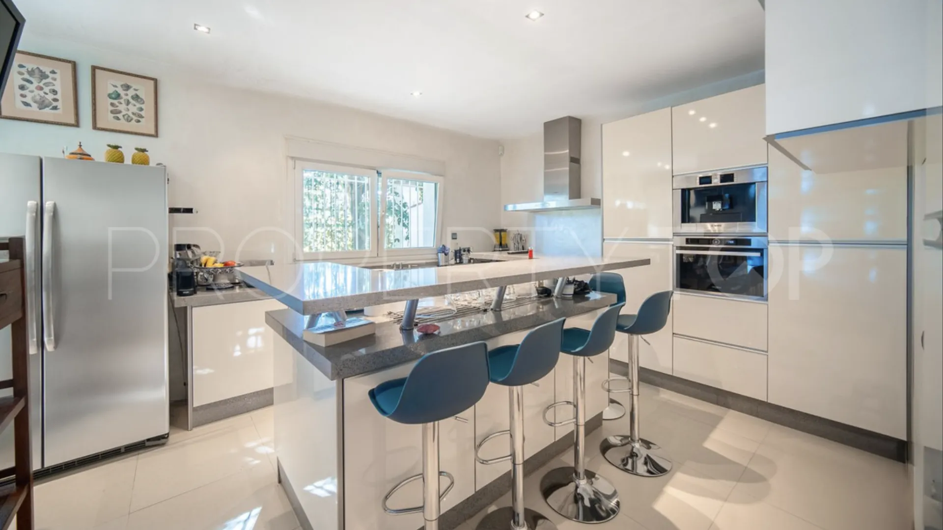 Villa for sale in Guadalmina Alta with 3 bedrooms