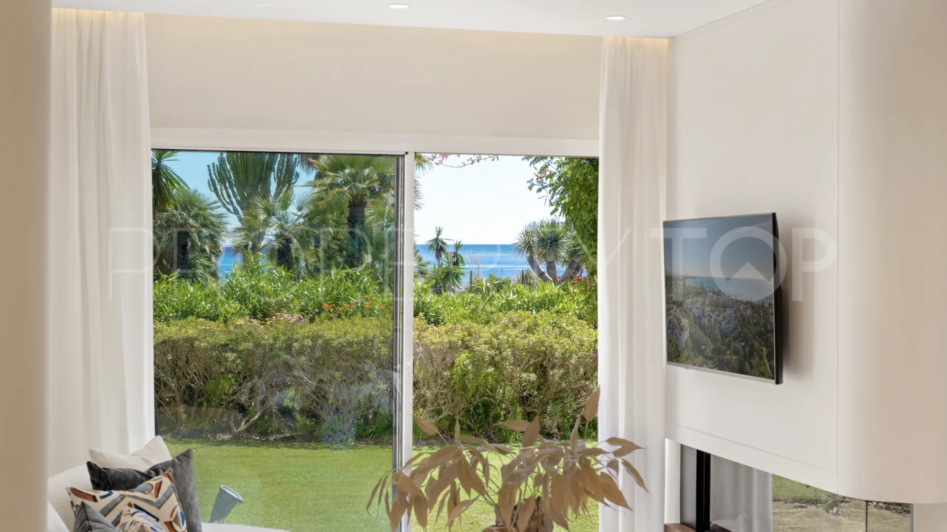 For sale ground floor apartment in Costalita