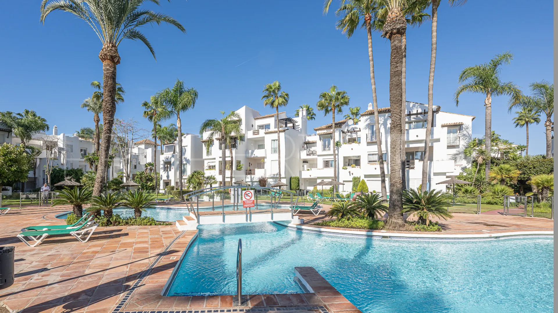 For sale ground floor apartment in Costalita