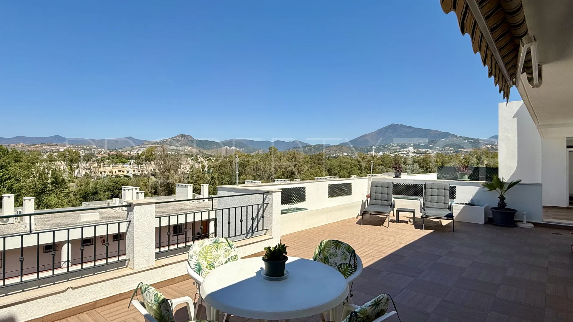 Ático a la venta en Guadalmina Alta