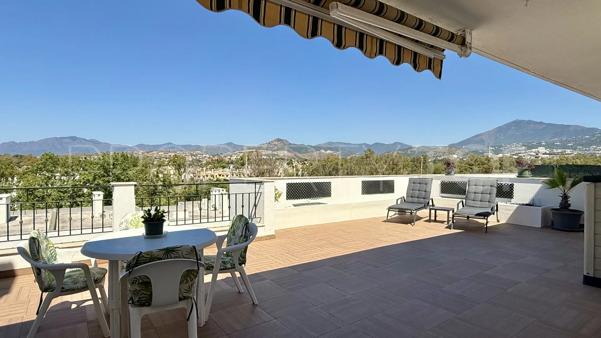 Ático a la venta en Guadalmina Alta