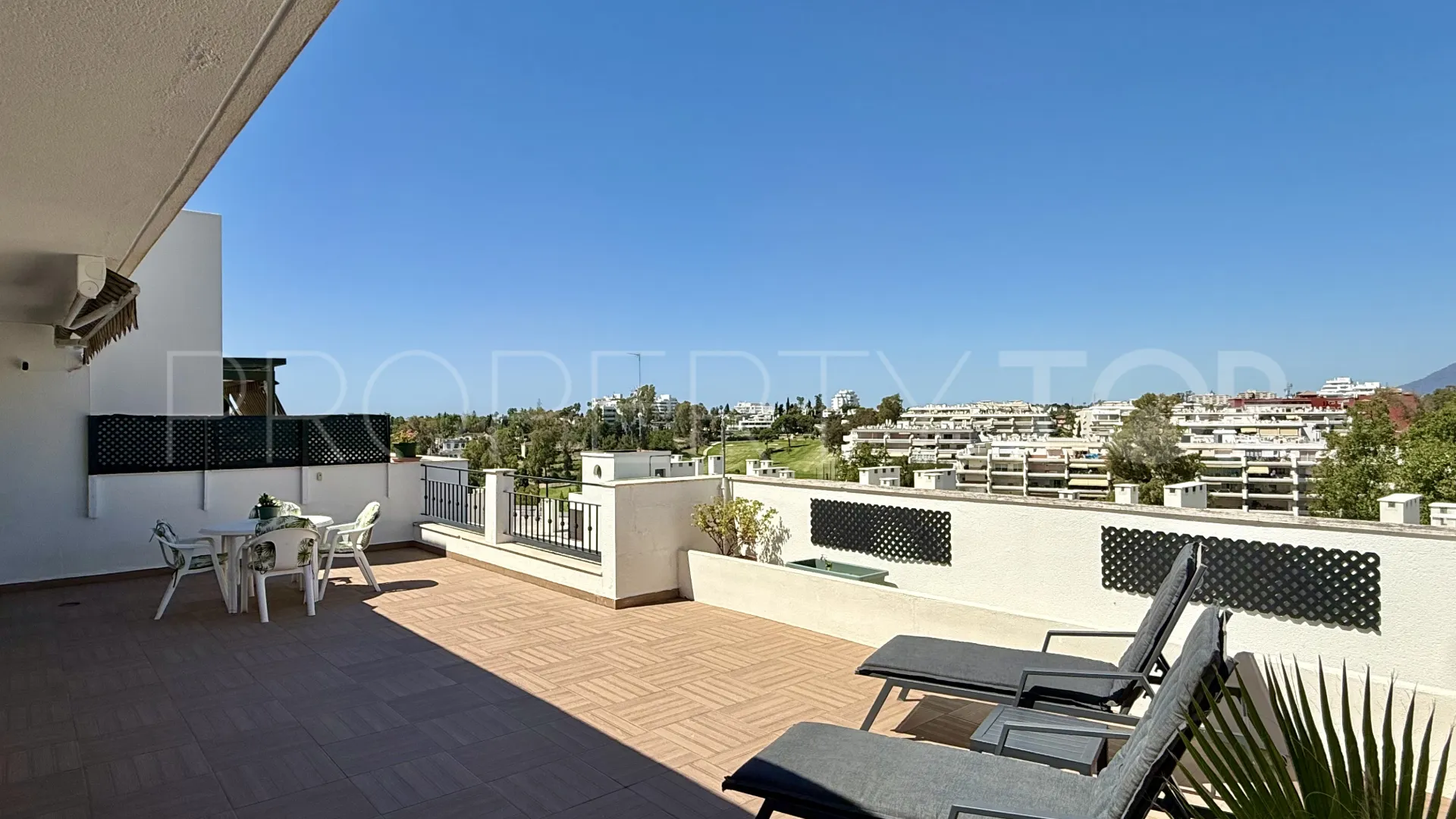 Ático a la venta en Guadalmina Alta