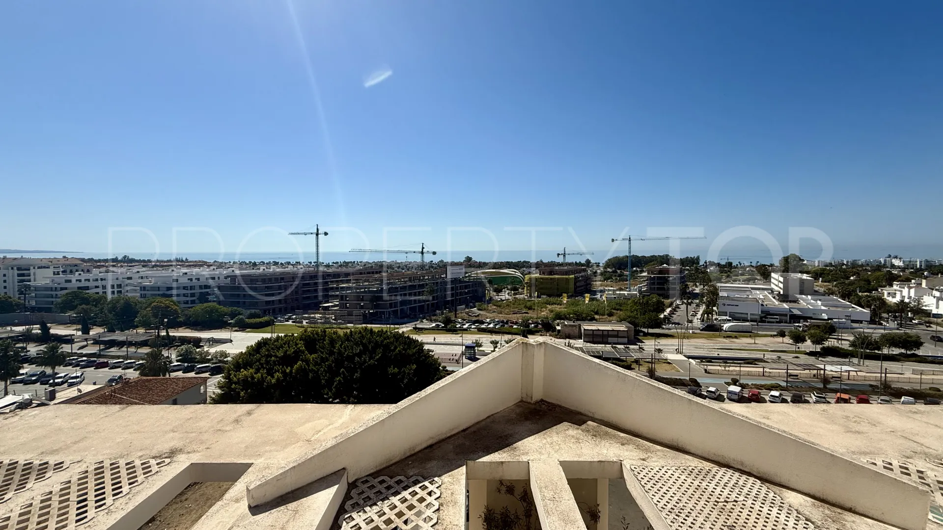 Duplex penthouse for sale in San Pedro de Alcantara with 3 bedrooms