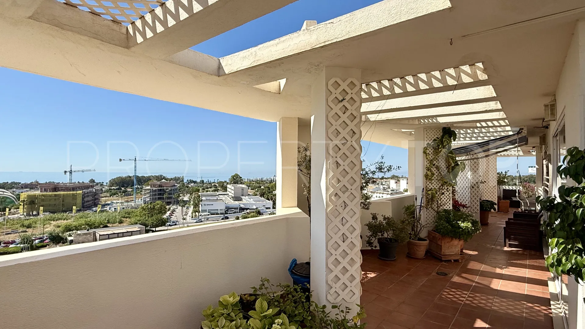 Duplex penthouse for sale in San Pedro de Alcantara with 3 bedrooms