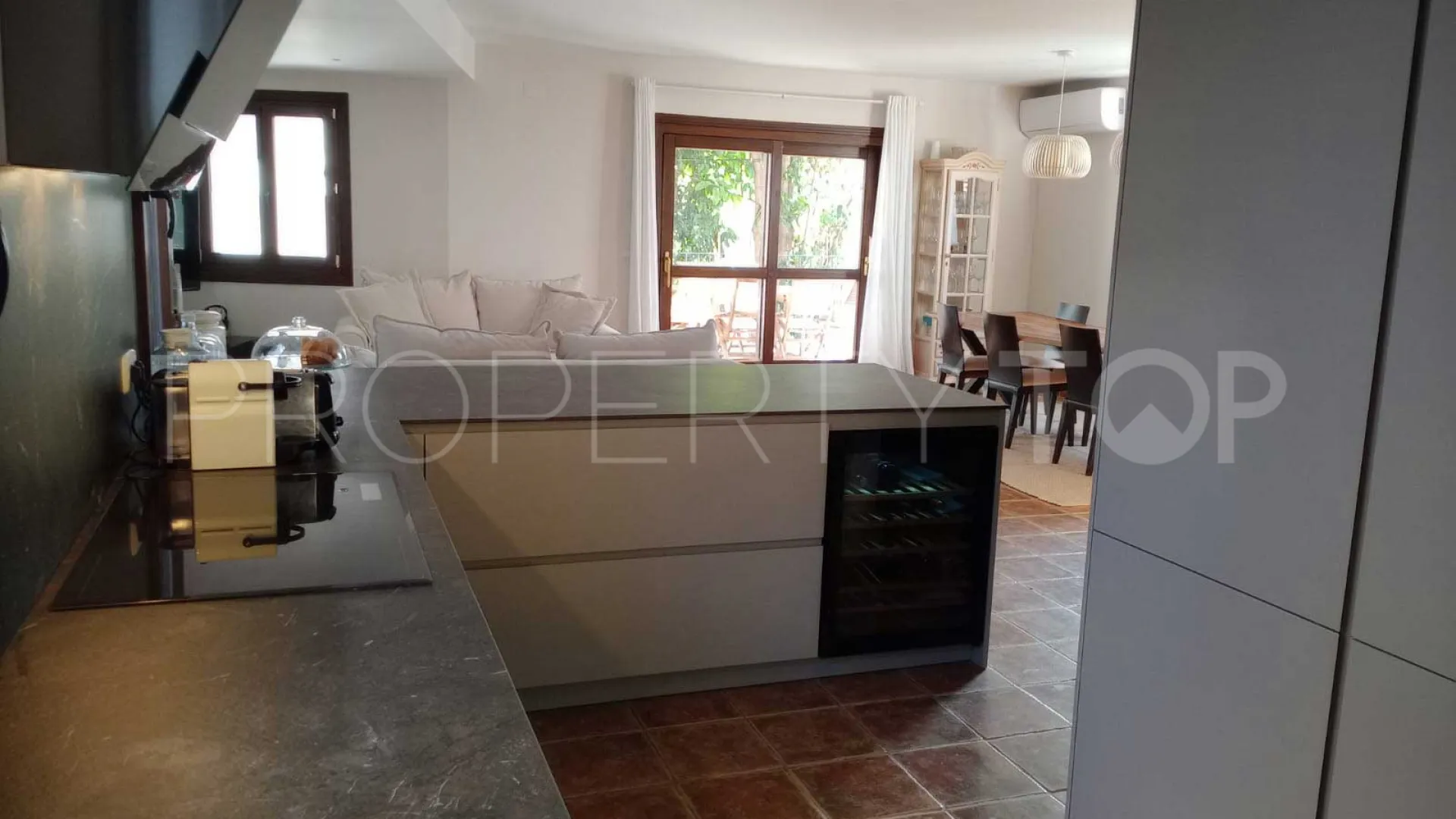 For sale Montevideo Hills town house