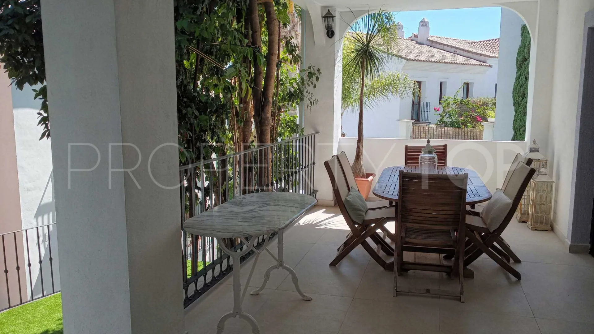 For sale Montevideo Hills town house