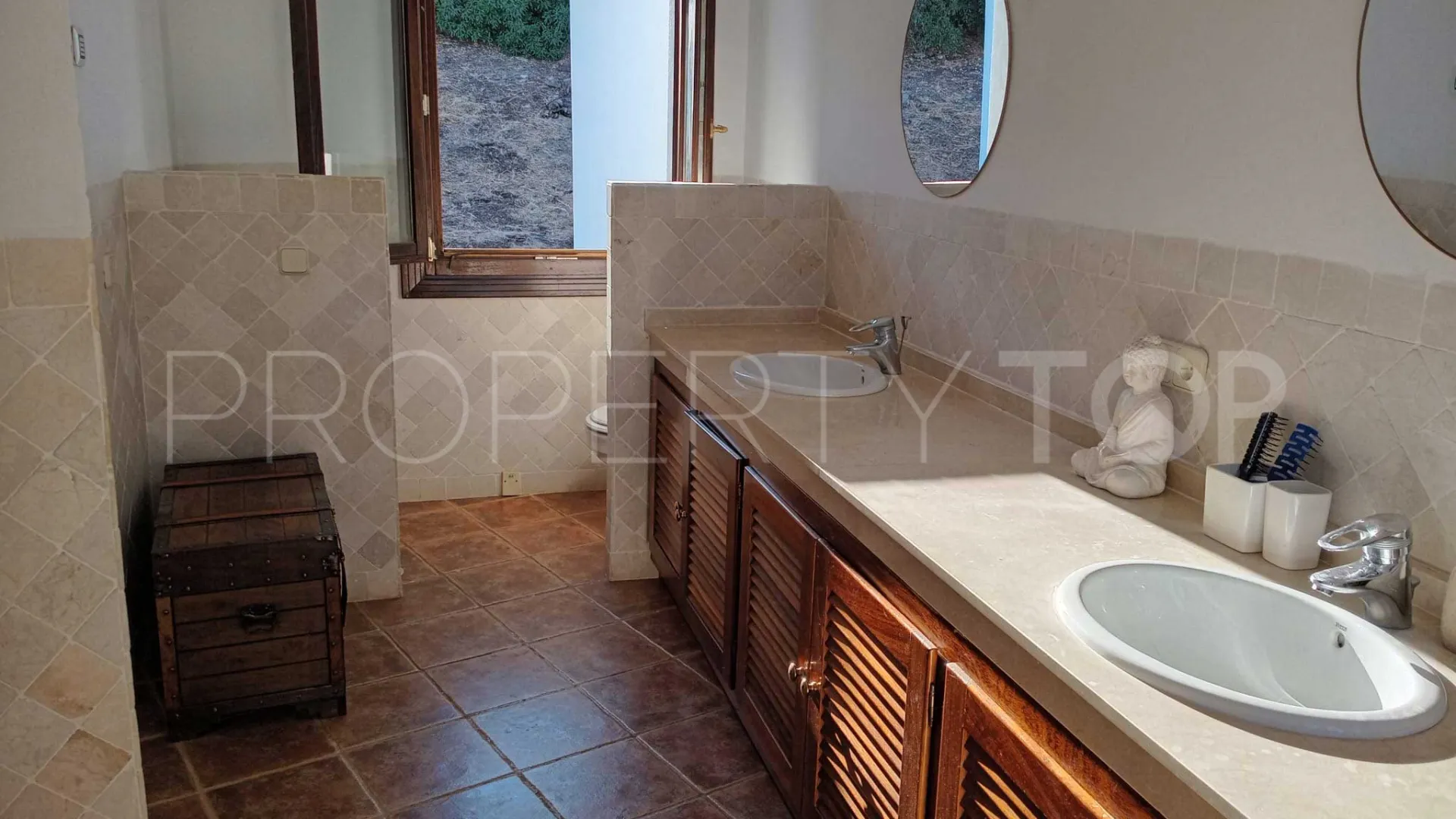For sale Montevideo Hills town house
