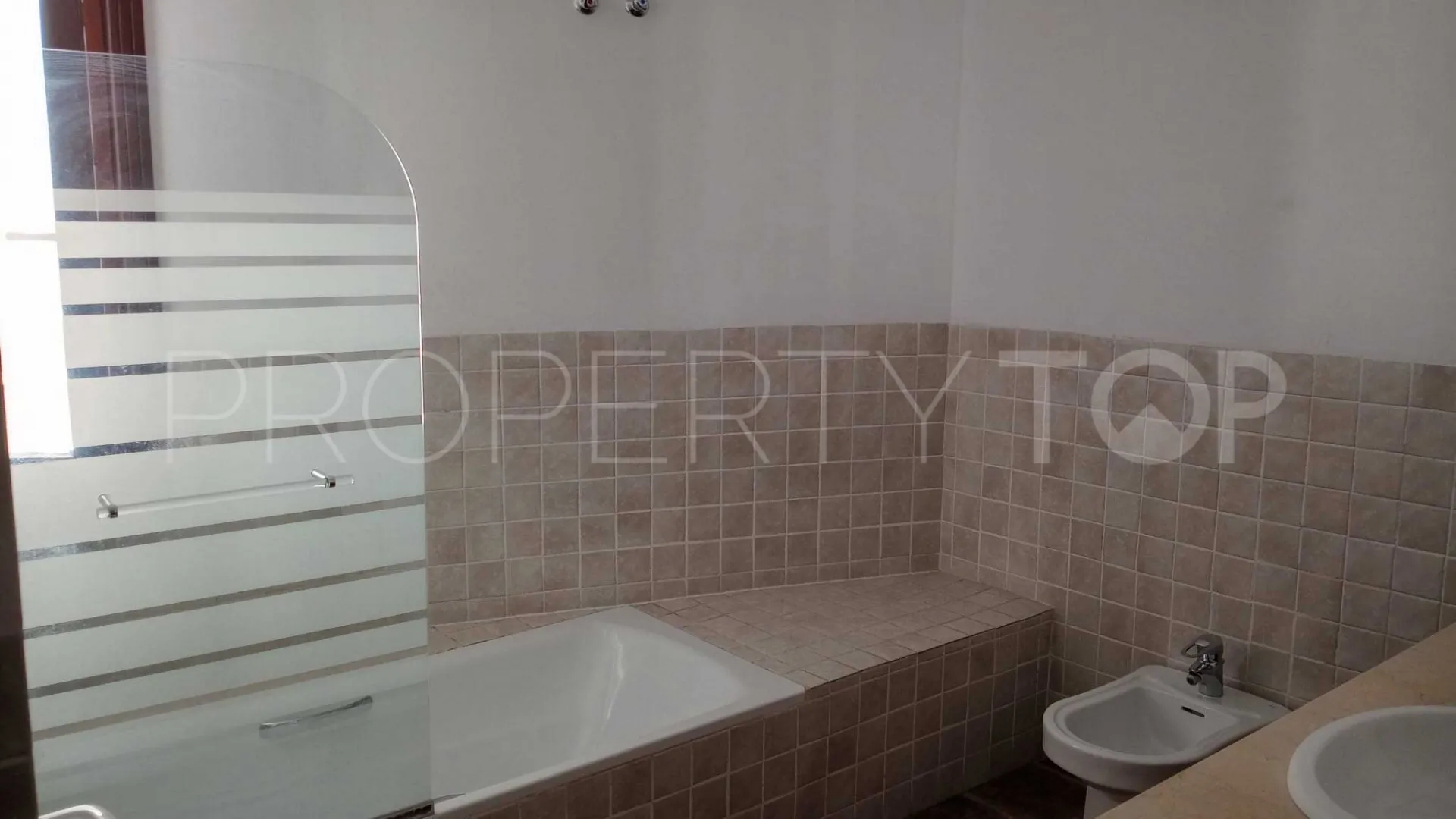 For sale Montevideo Hills town house