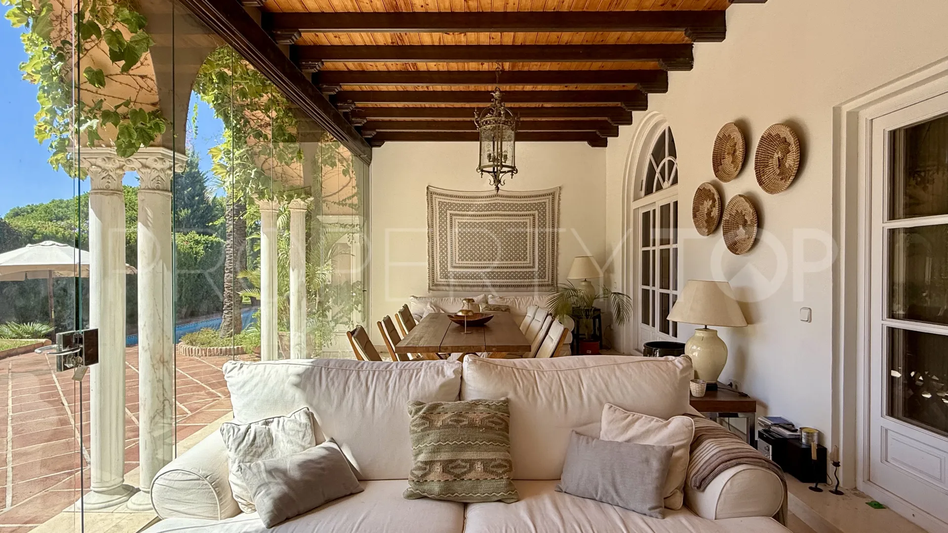 Villa en venta con 6 dormitorios en Benamara