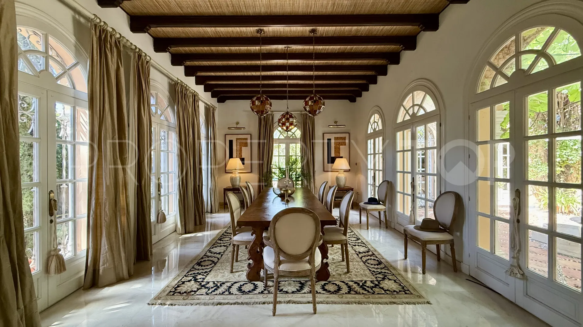 Villa en venta con 6 dormitorios en Benamara