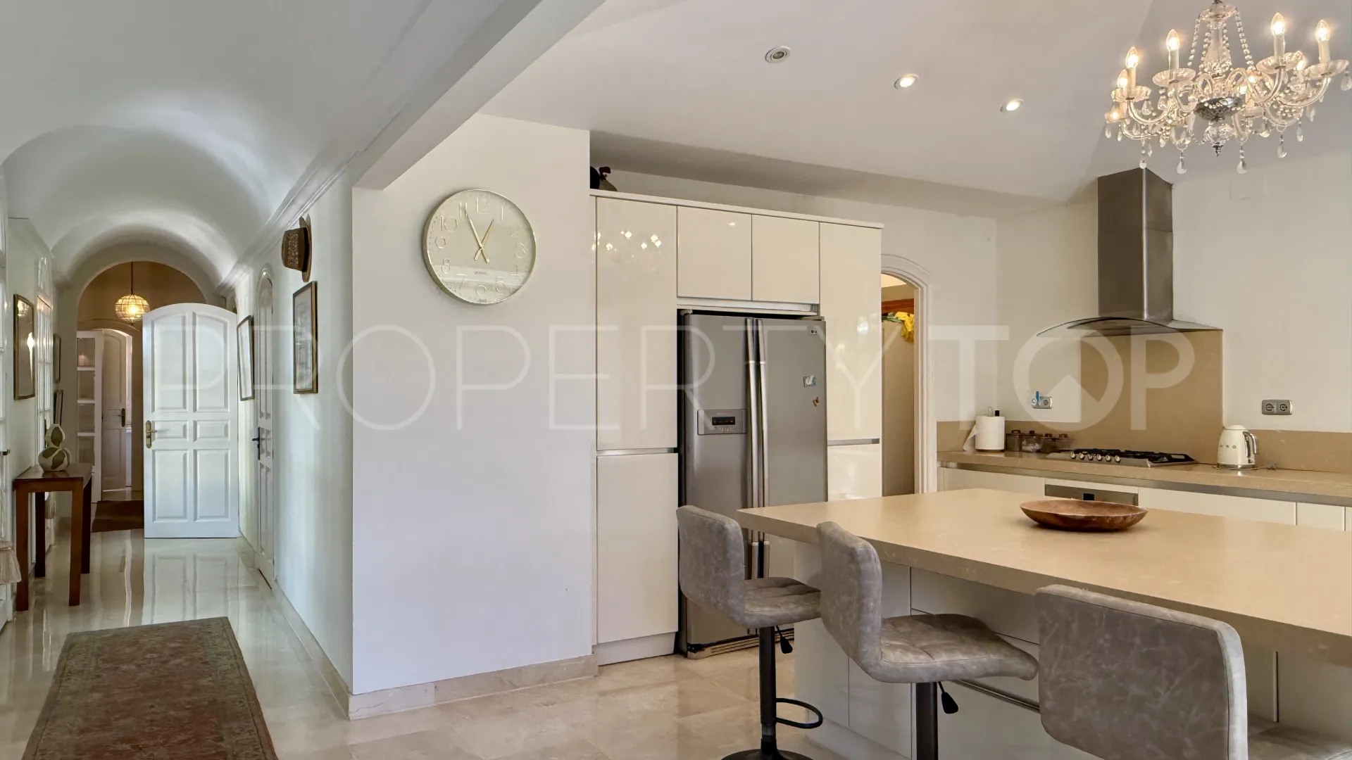 Villa en venta con 6 dormitorios en Benamara