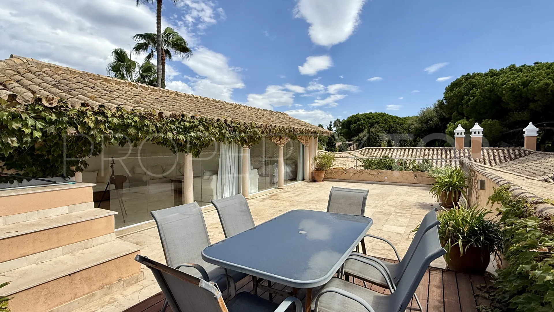 Villa en venta con 6 dormitorios en Benamara