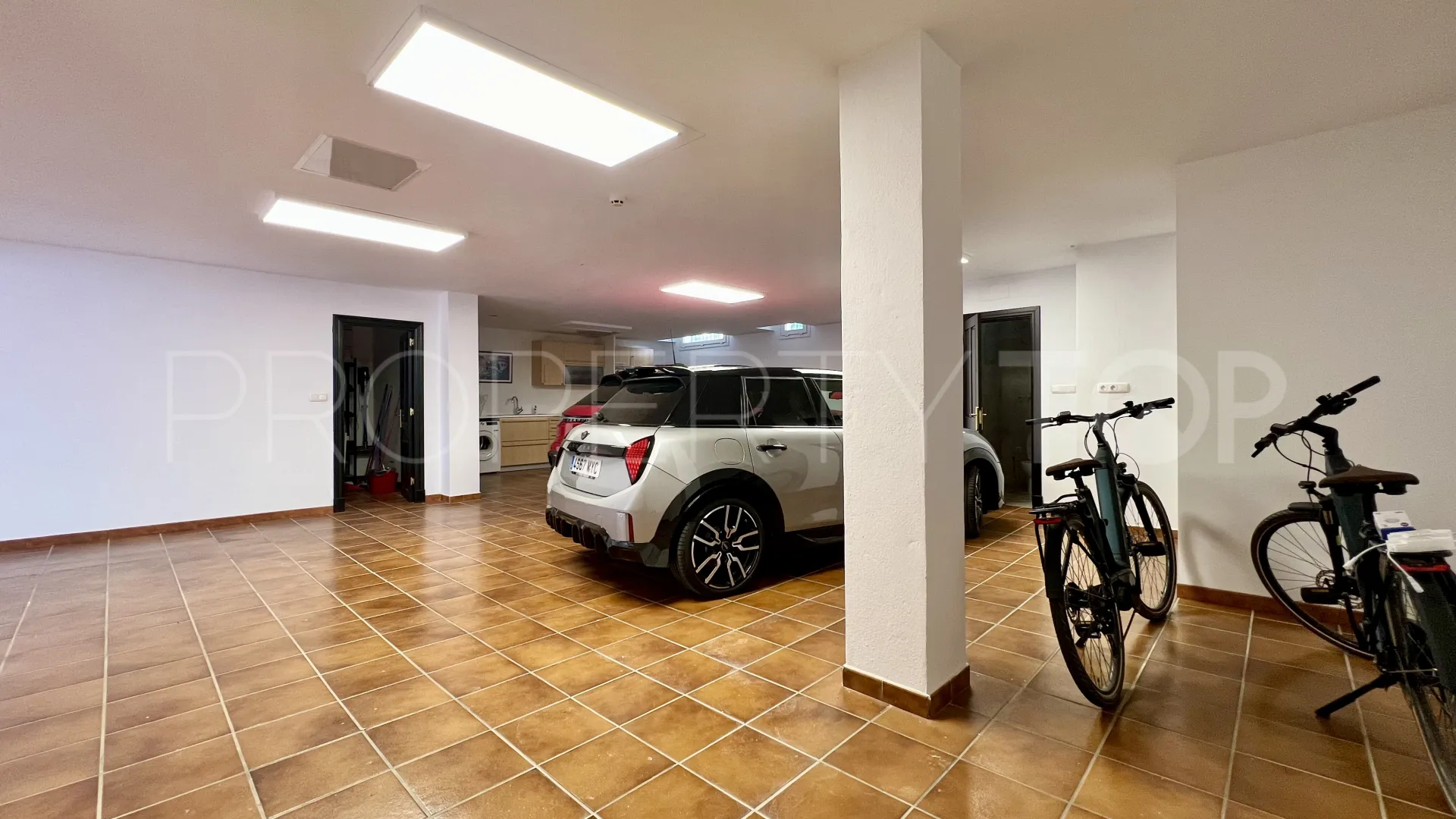 For sale villa in Guadalmina Alta