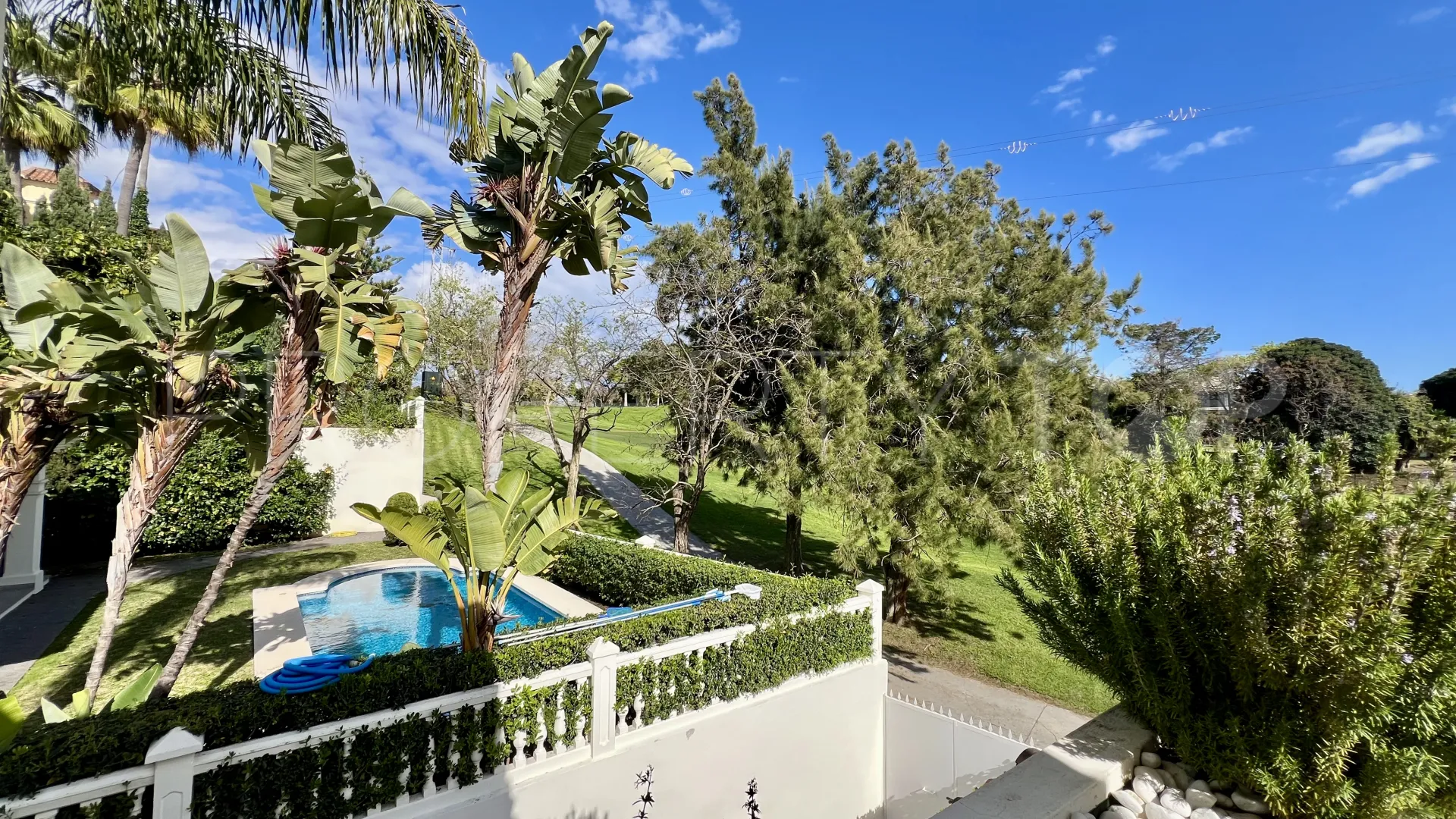 For sale villa in Guadalmina Alta