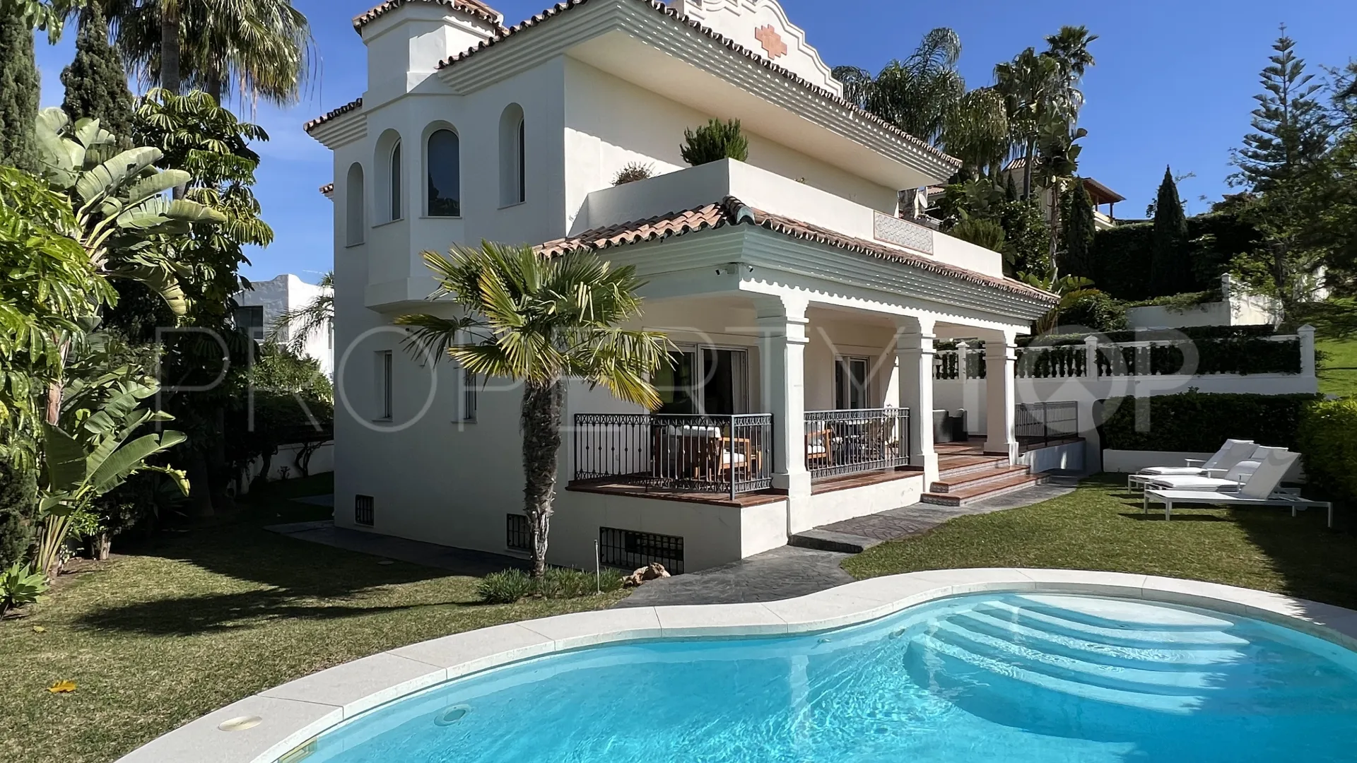 For sale villa in Guadalmina Alta