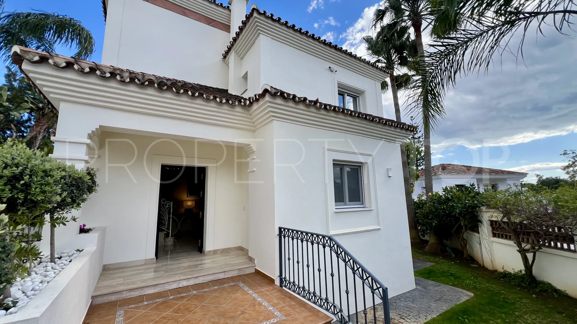 For sale villa in Guadalmina Alta