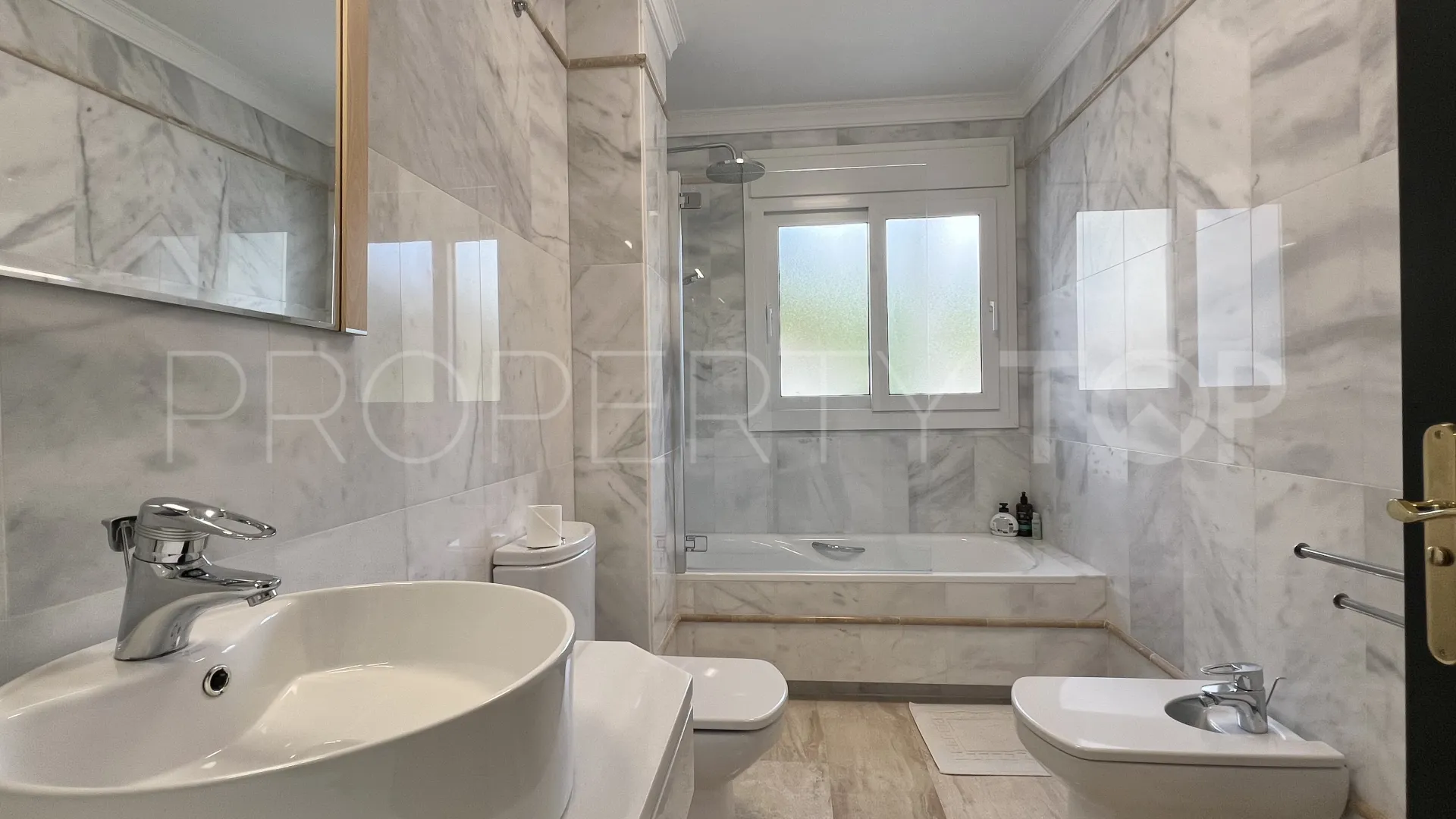 For sale villa in Guadalmina Alta