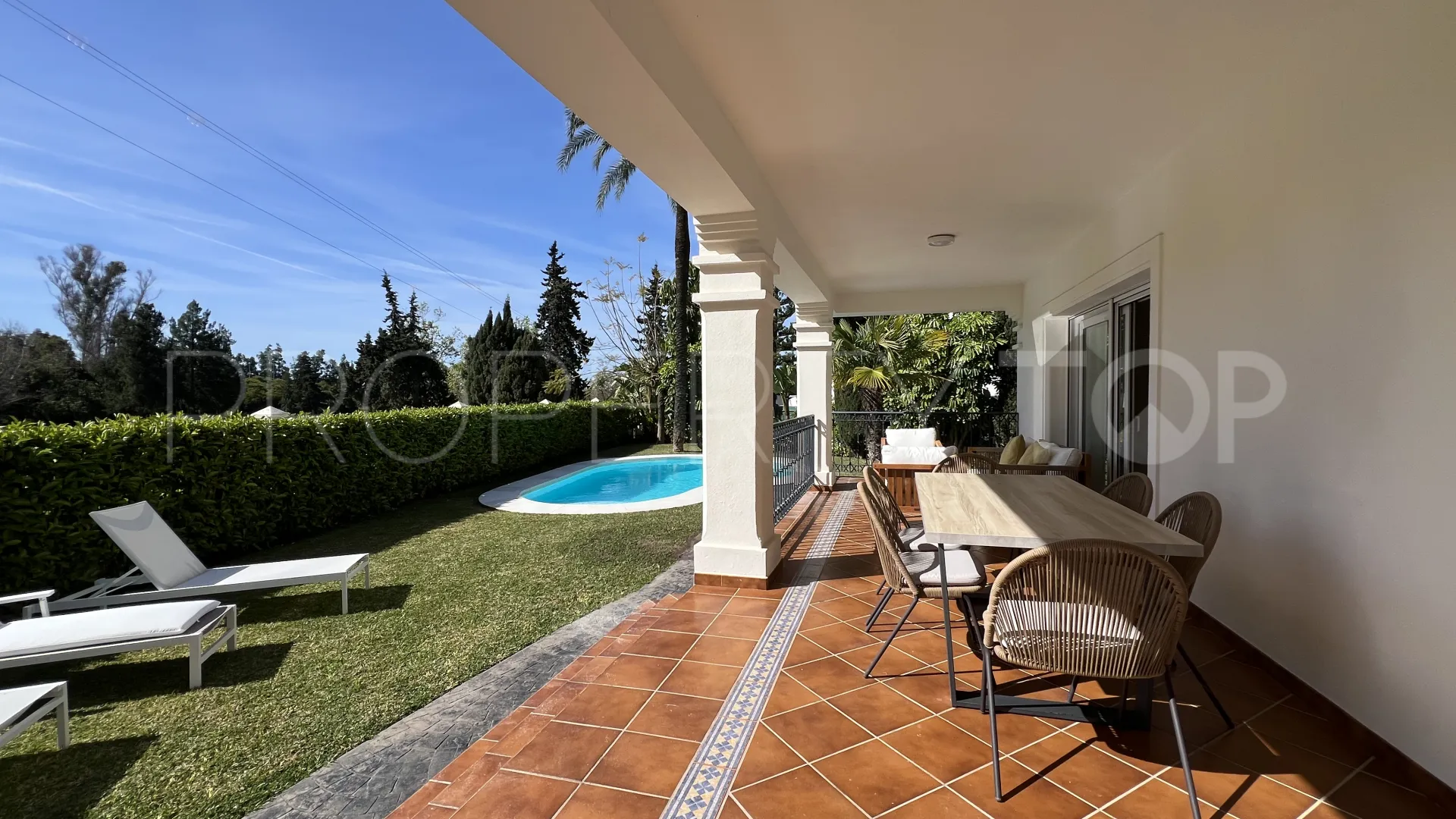 For sale villa in Guadalmina Alta