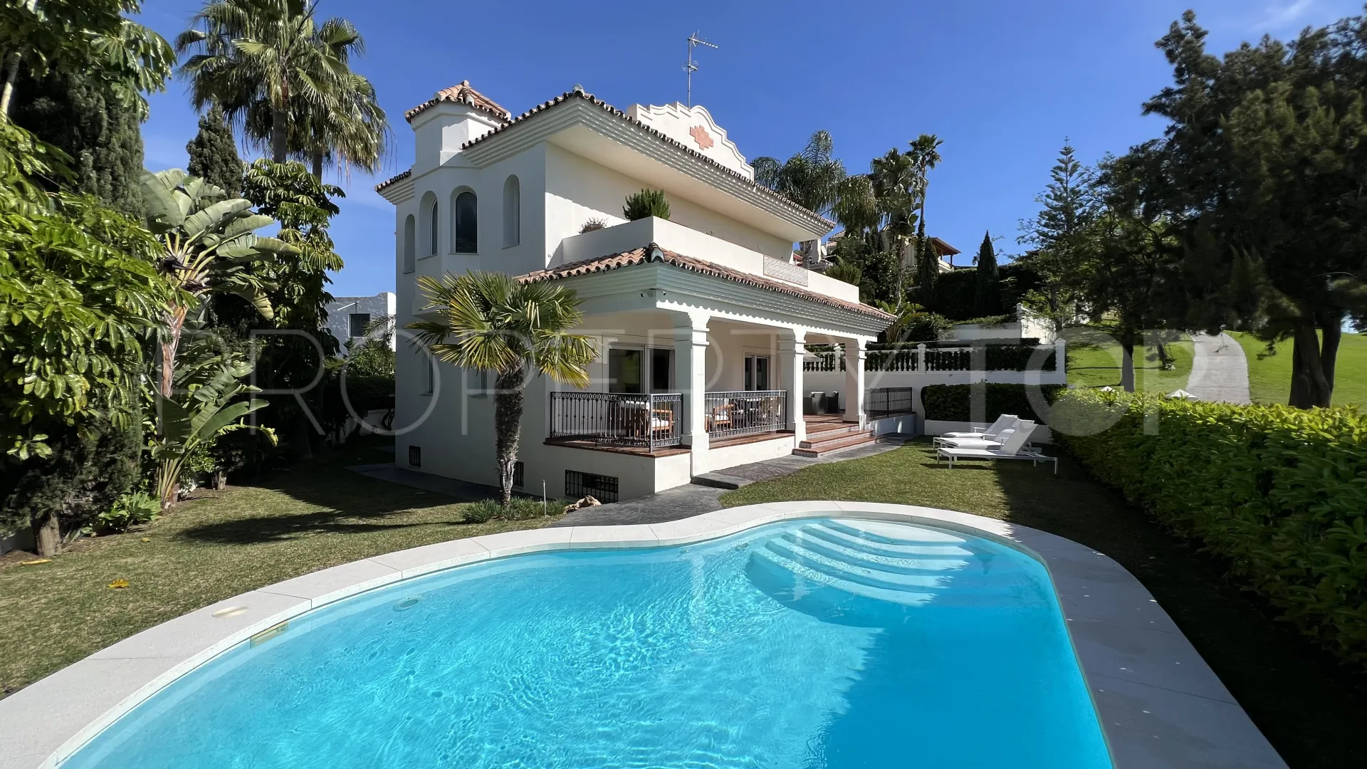 For sale villa in Guadalmina Alta
