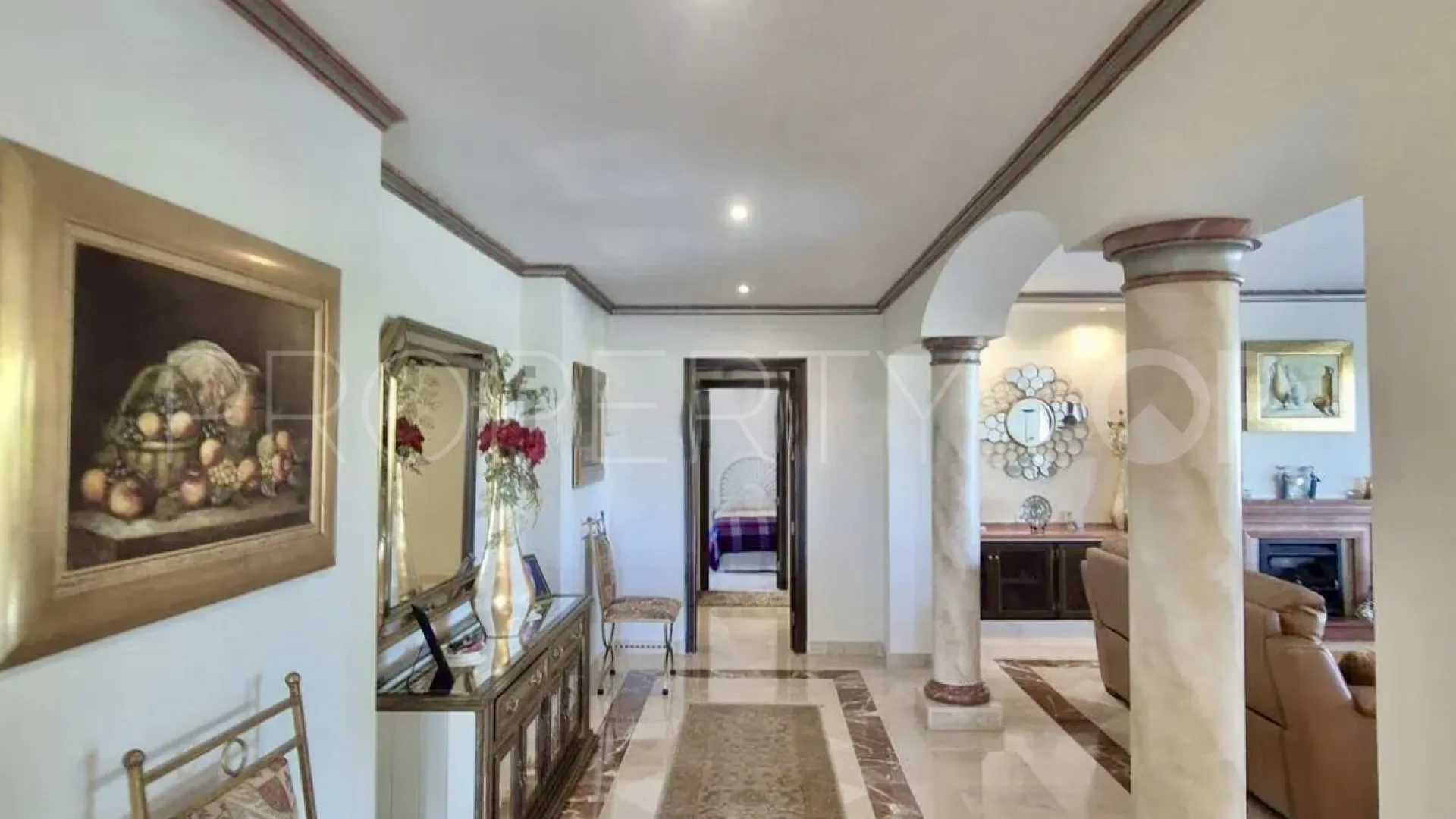 5 bedrooms villa for sale in Paraiso Medio