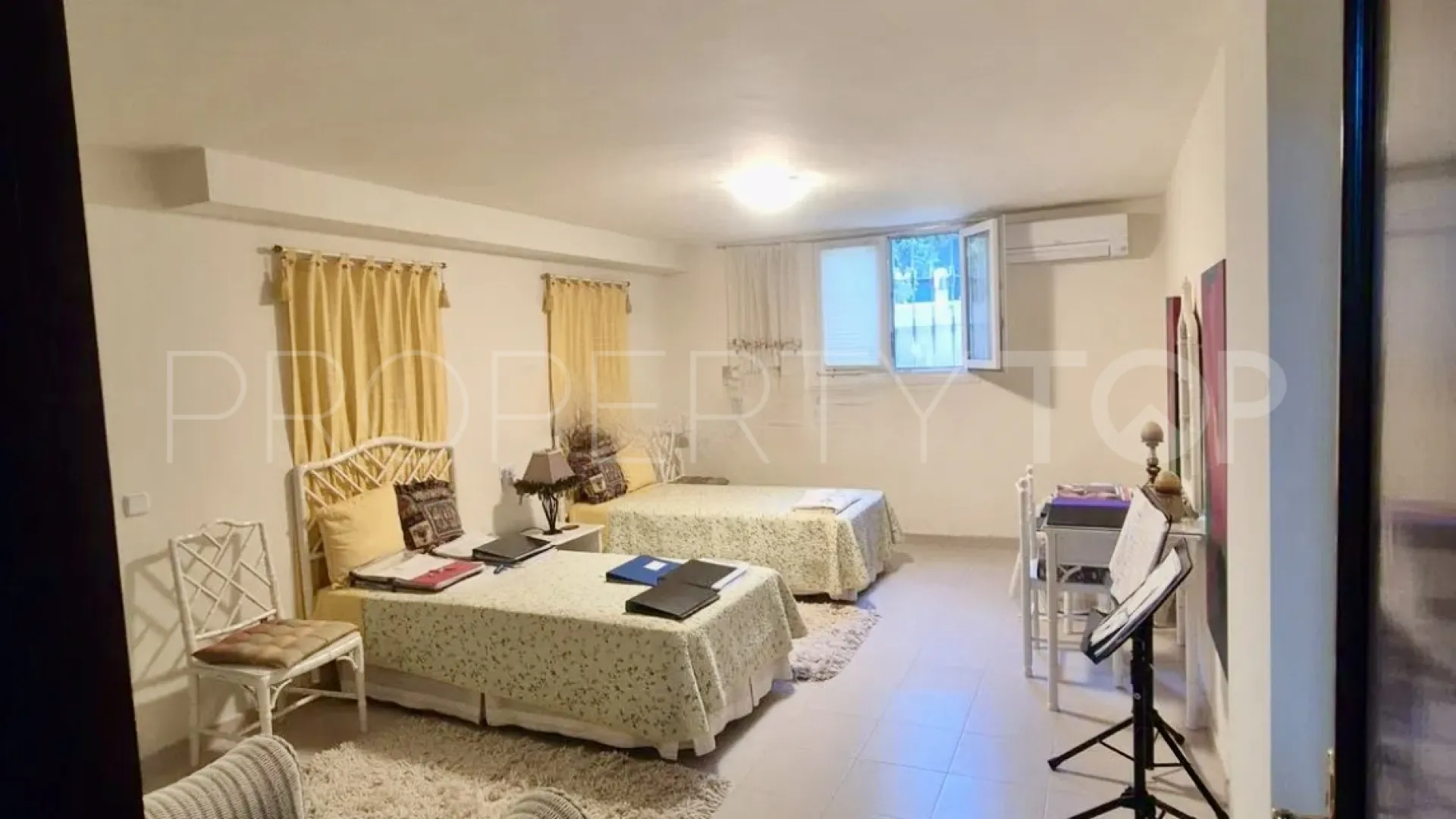 5 bedrooms villa for sale in Paraiso Medio