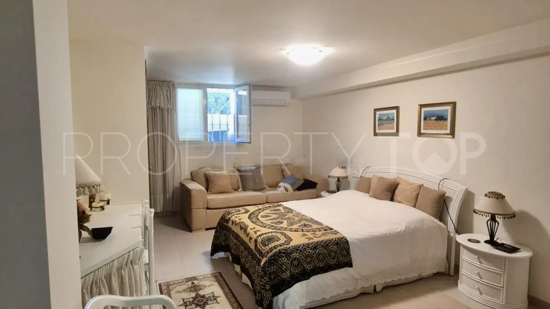 5 bedrooms villa for sale in Paraiso Medio