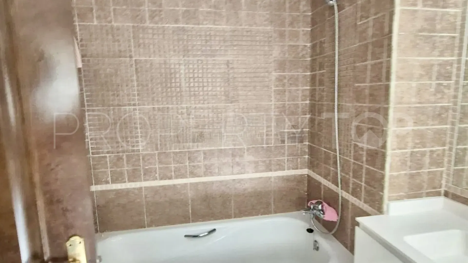 5 bedrooms villa for sale in Paraiso Medio