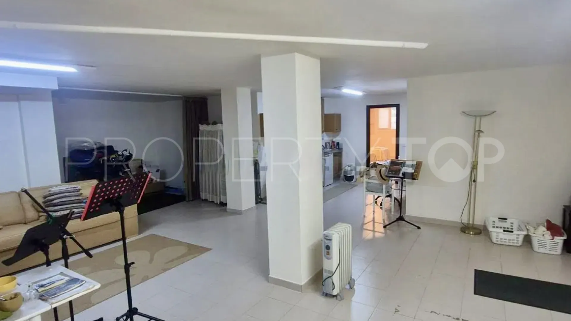 5 bedrooms villa for sale in Paraiso Medio