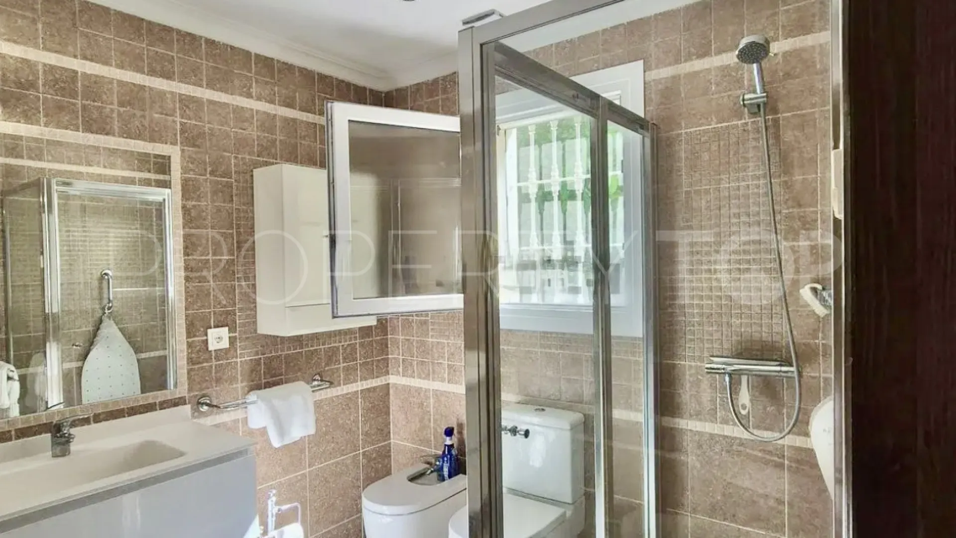 5 bedrooms villa for sale in Paraiso Medio