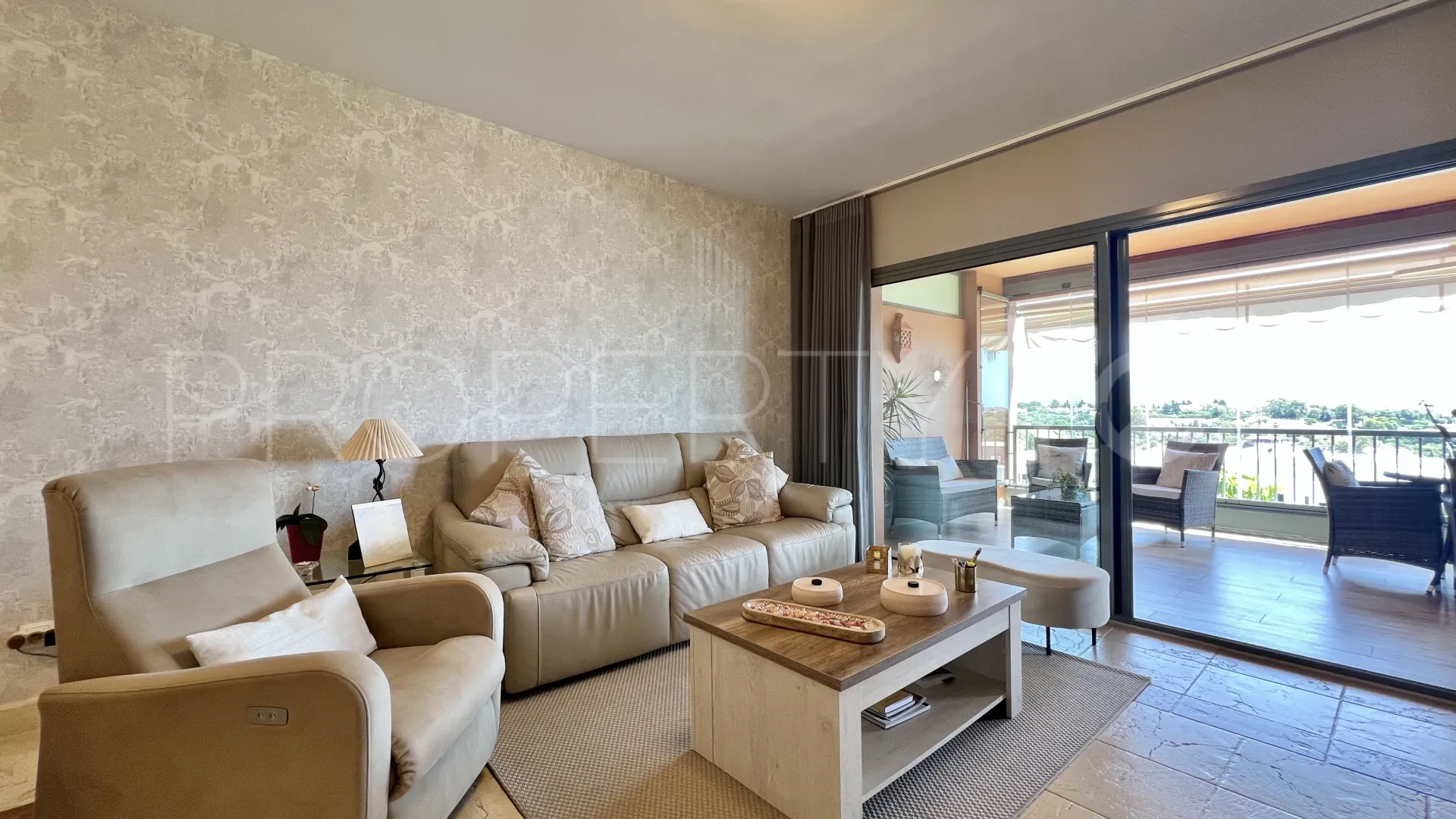 For sale apartment in Benatalaya