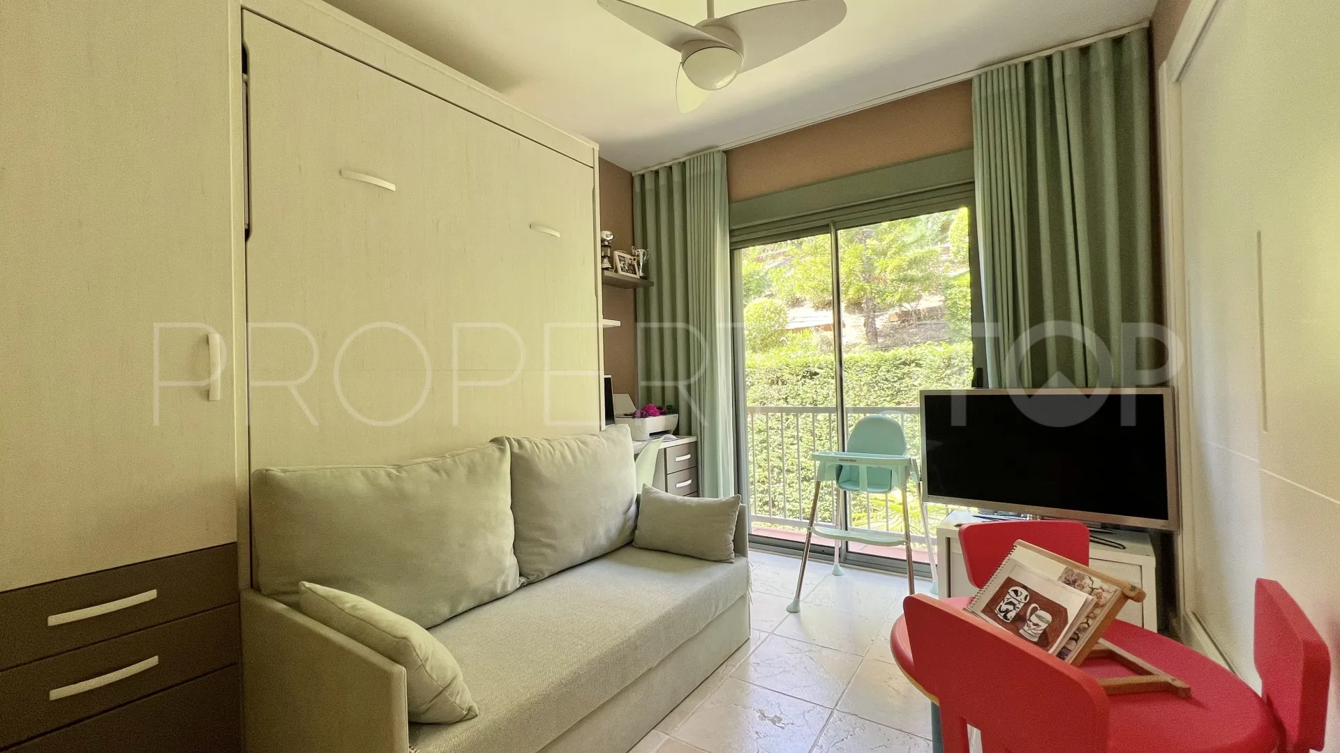 For sale apartment in Benatalaya