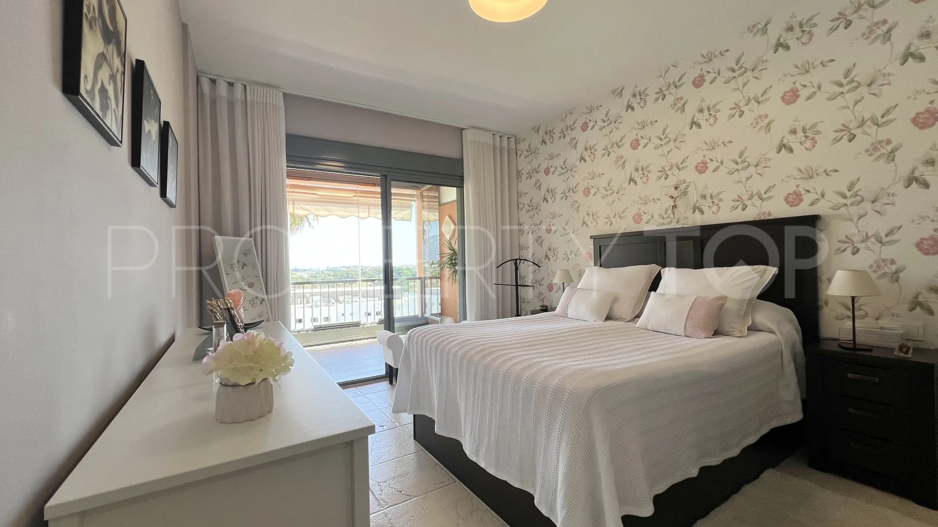 For sale apartment in Benatalaya