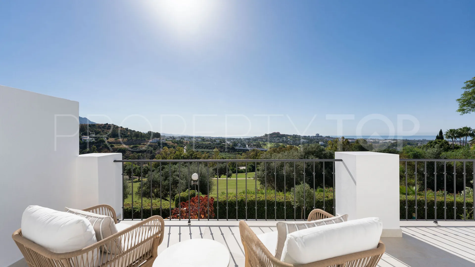 For sale La Quinta Golf town house with 4 bedrooms