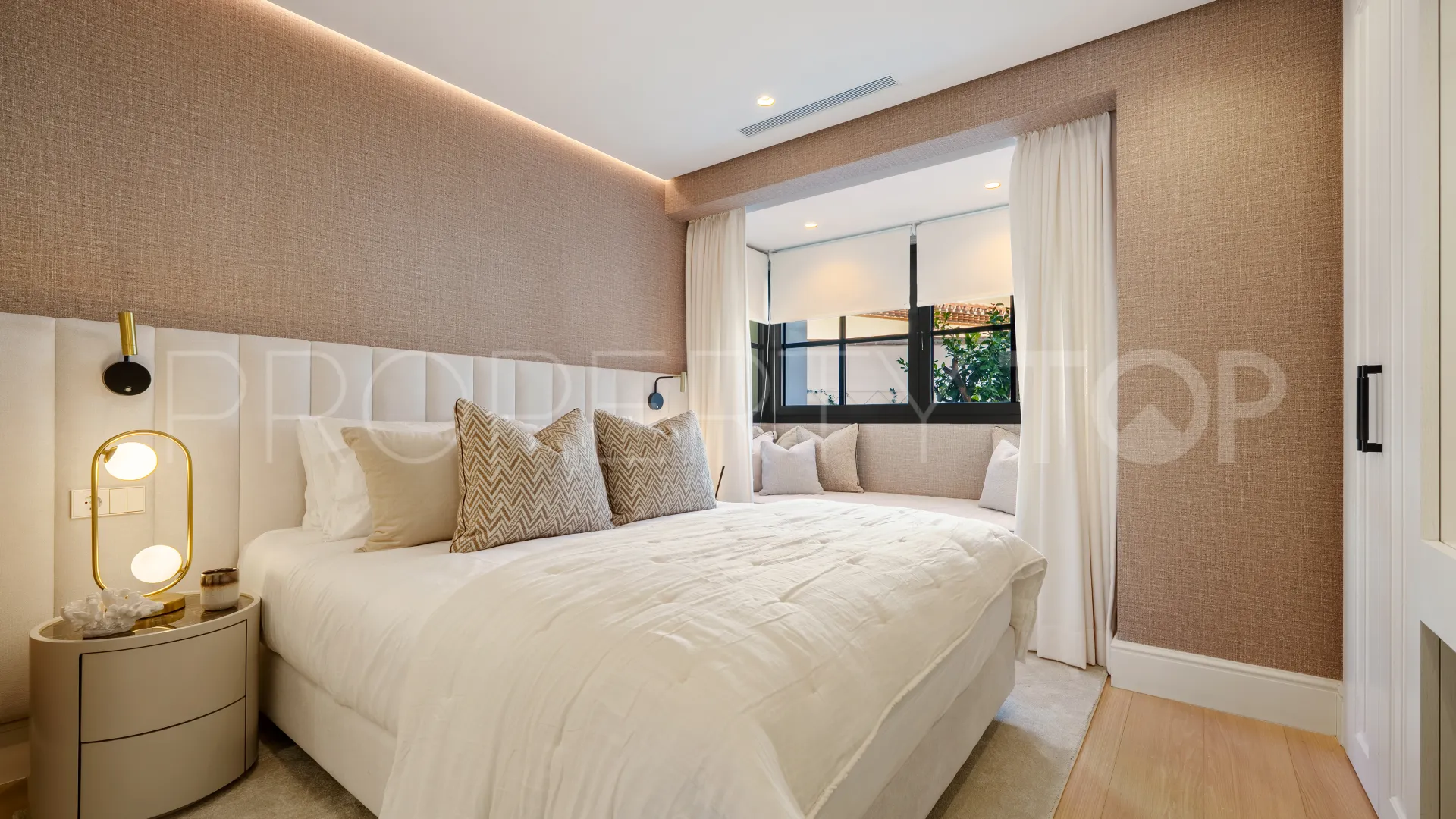 El Herrojo 5 bedrooms villa for sale