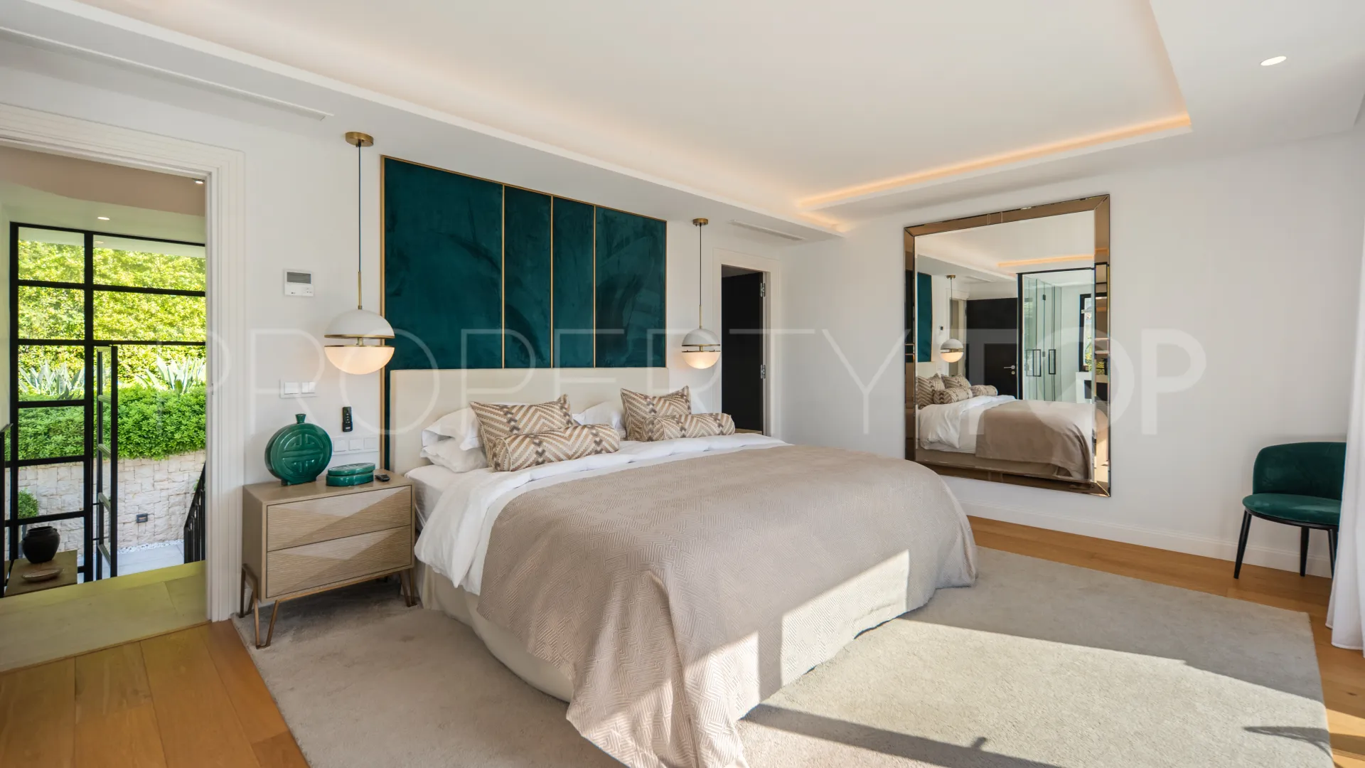For sale villa in Los Naranjos Hill Club