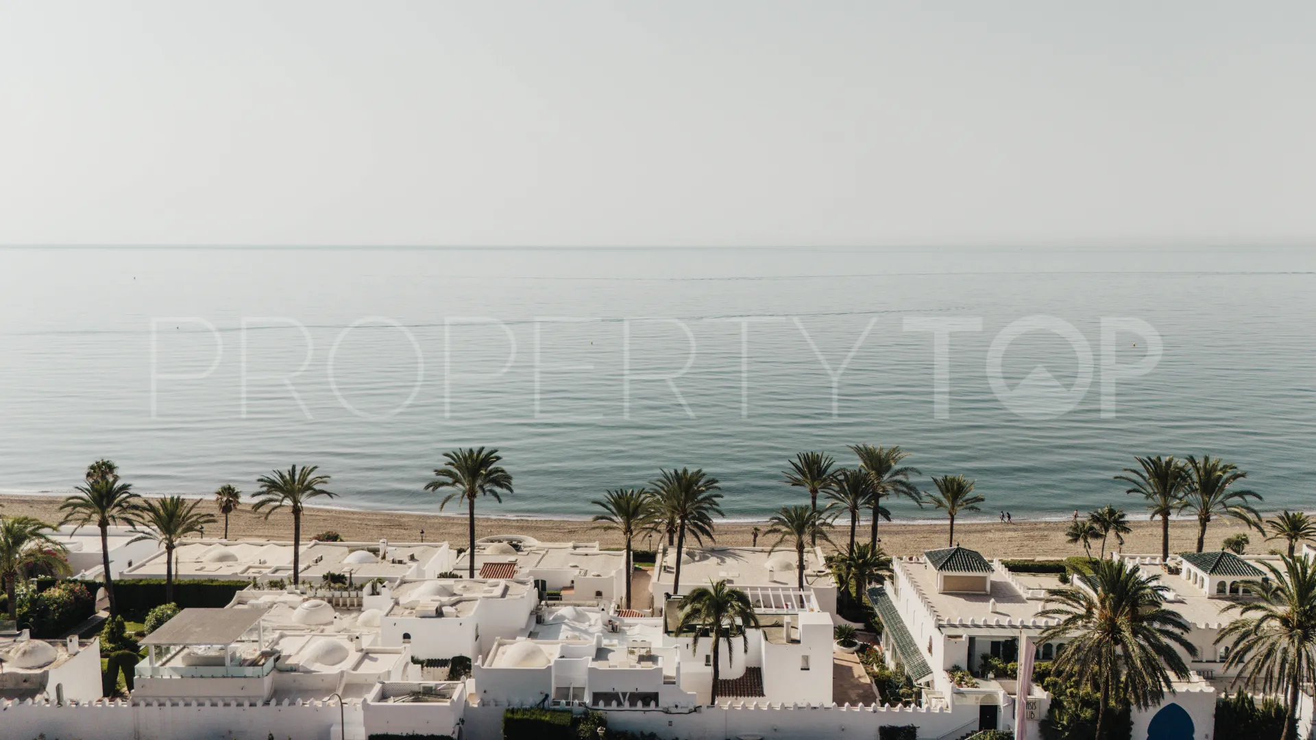 Town house for sale in Oasis de Marbella with 3 bedrooms