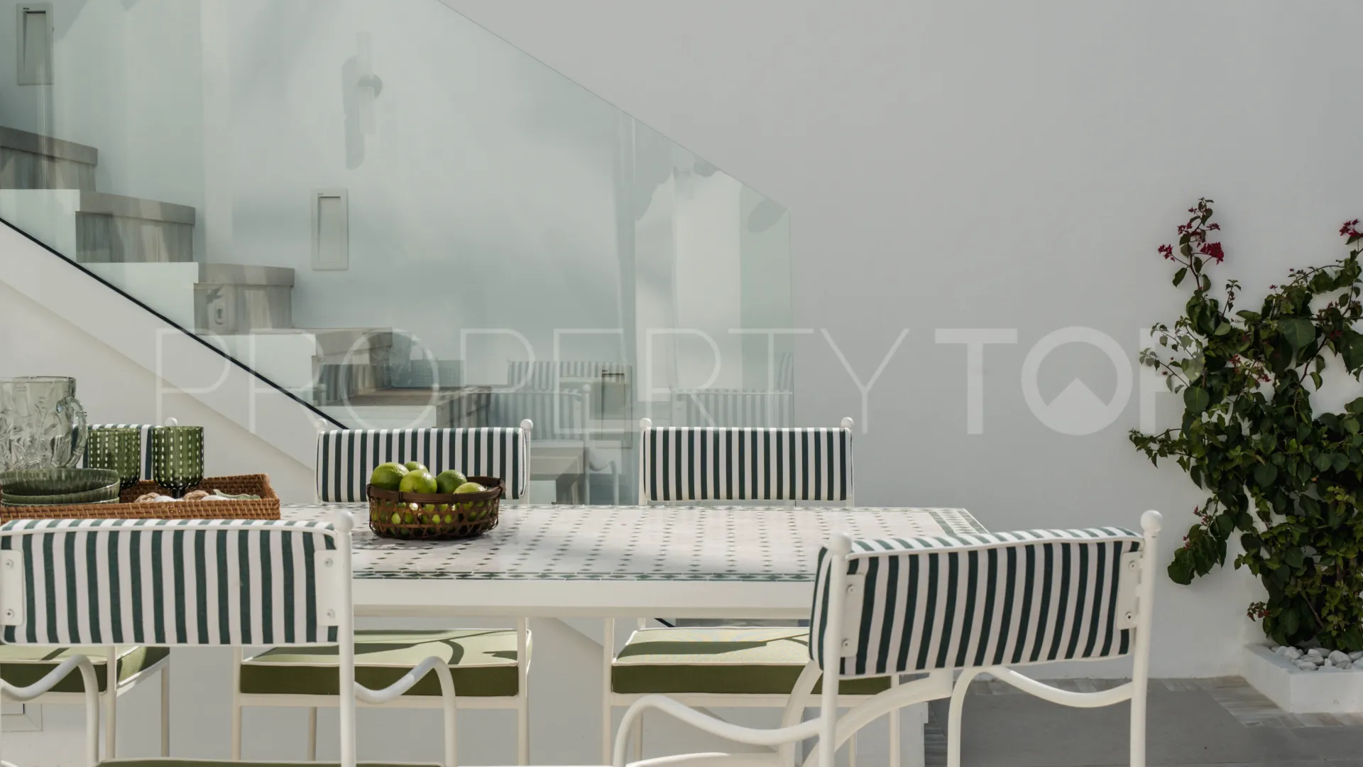 Town house for sale in Oasis de Marbella with 3 bedrooms