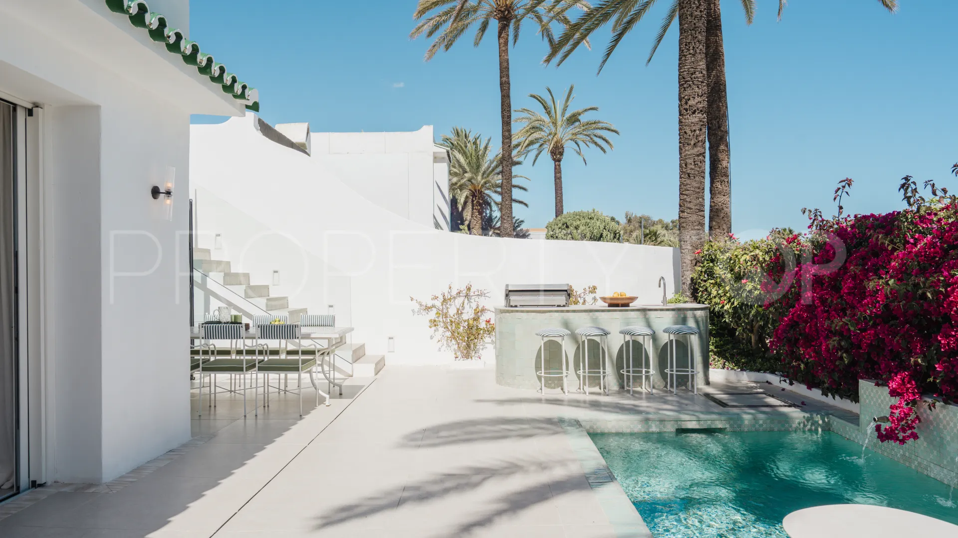 Town house for sale in Oasis de Marbella with 3 bedrooms