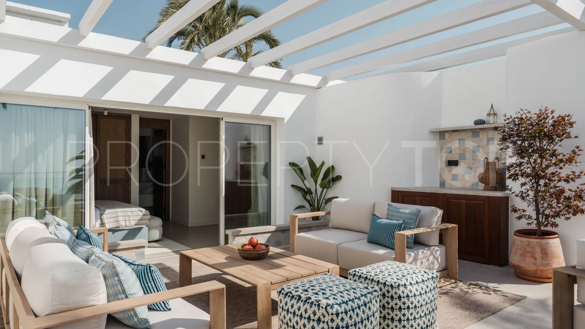 Town house for sale in Oasis de Marbella with 3 bedrooms