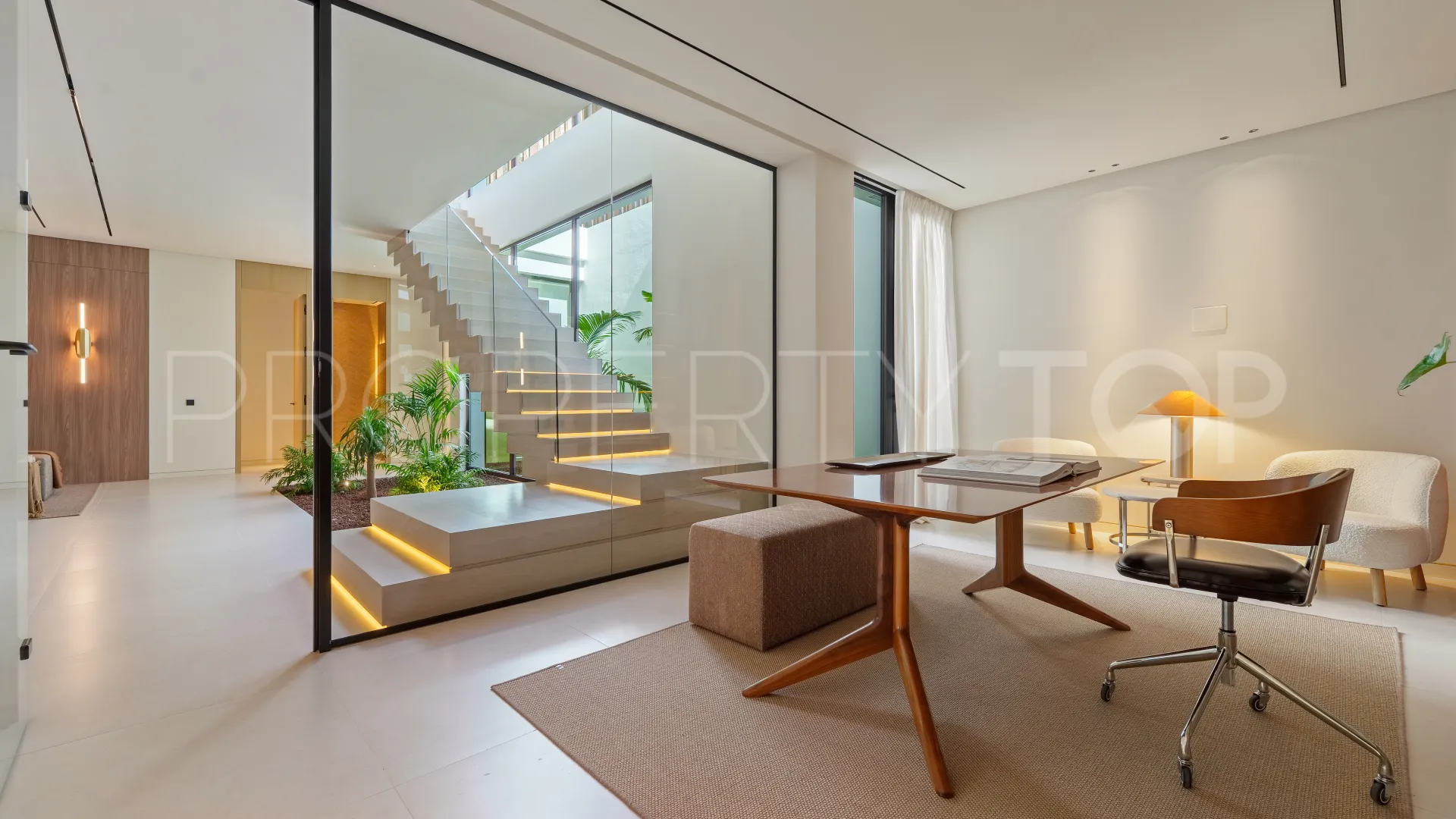 For sale 5 bedrooms villa in Golden Mile