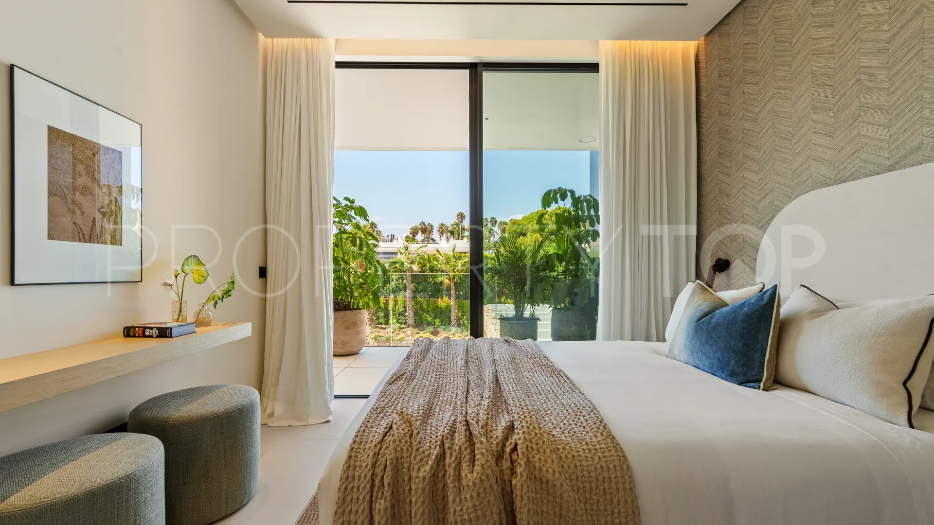For sale 5 bedrooms villa in Golden Mile
