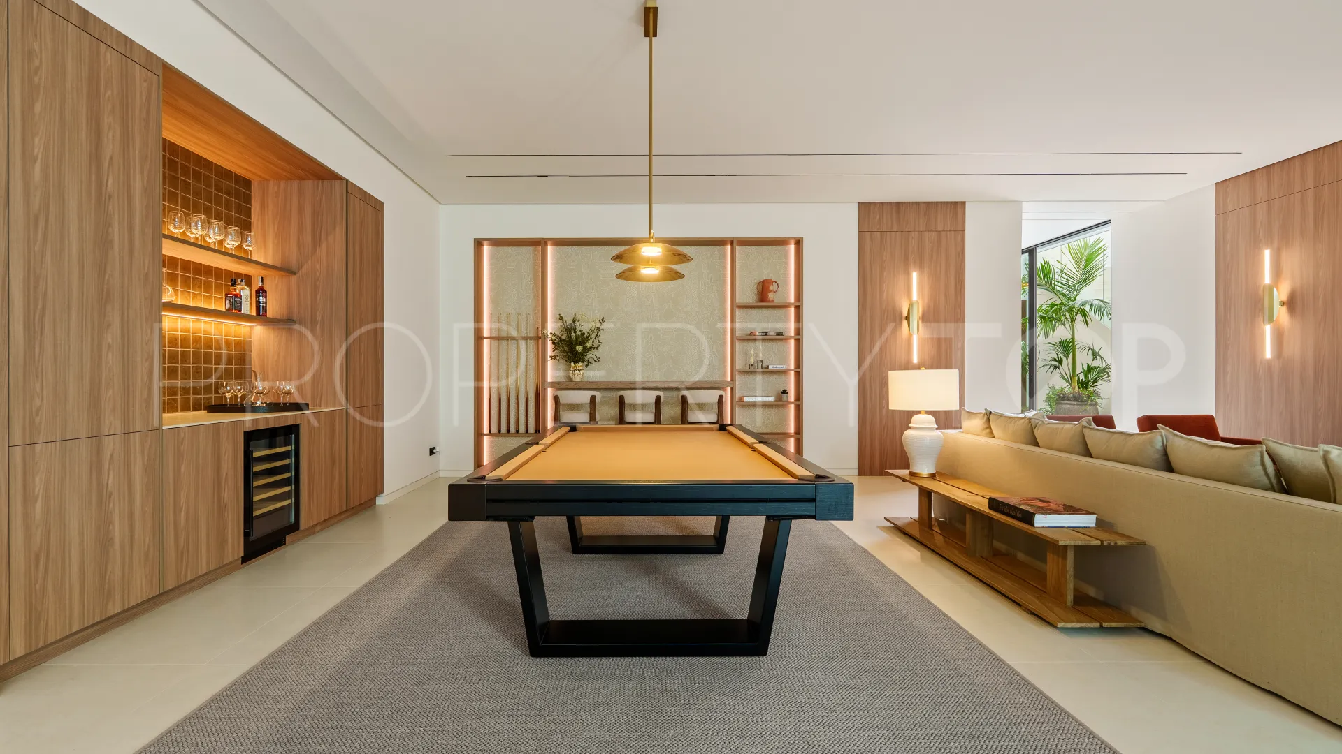 For sale 5 bedrooms villa in Golden Mile