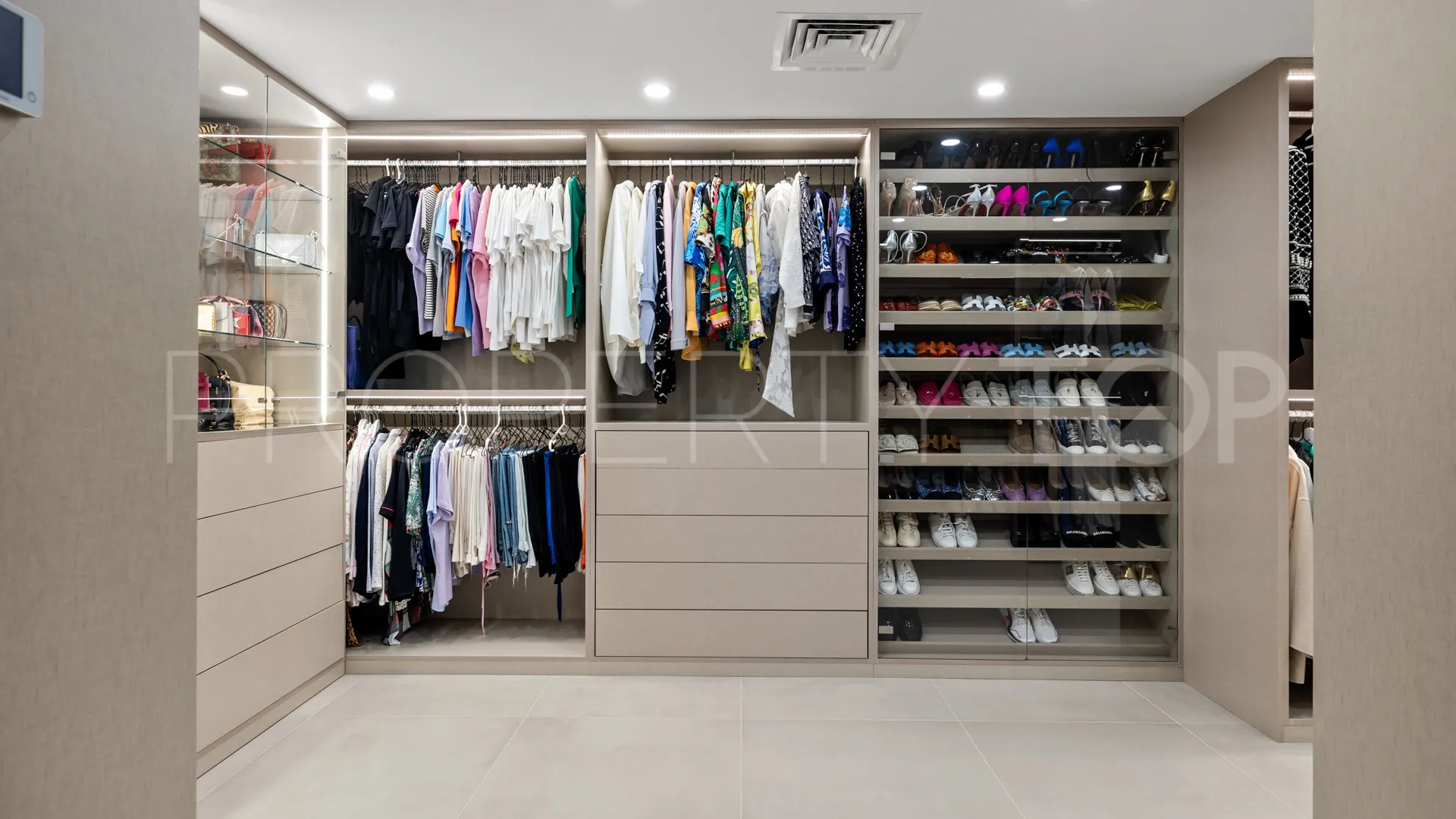 7 bedrooms 9 Lions Residences apartment for sale