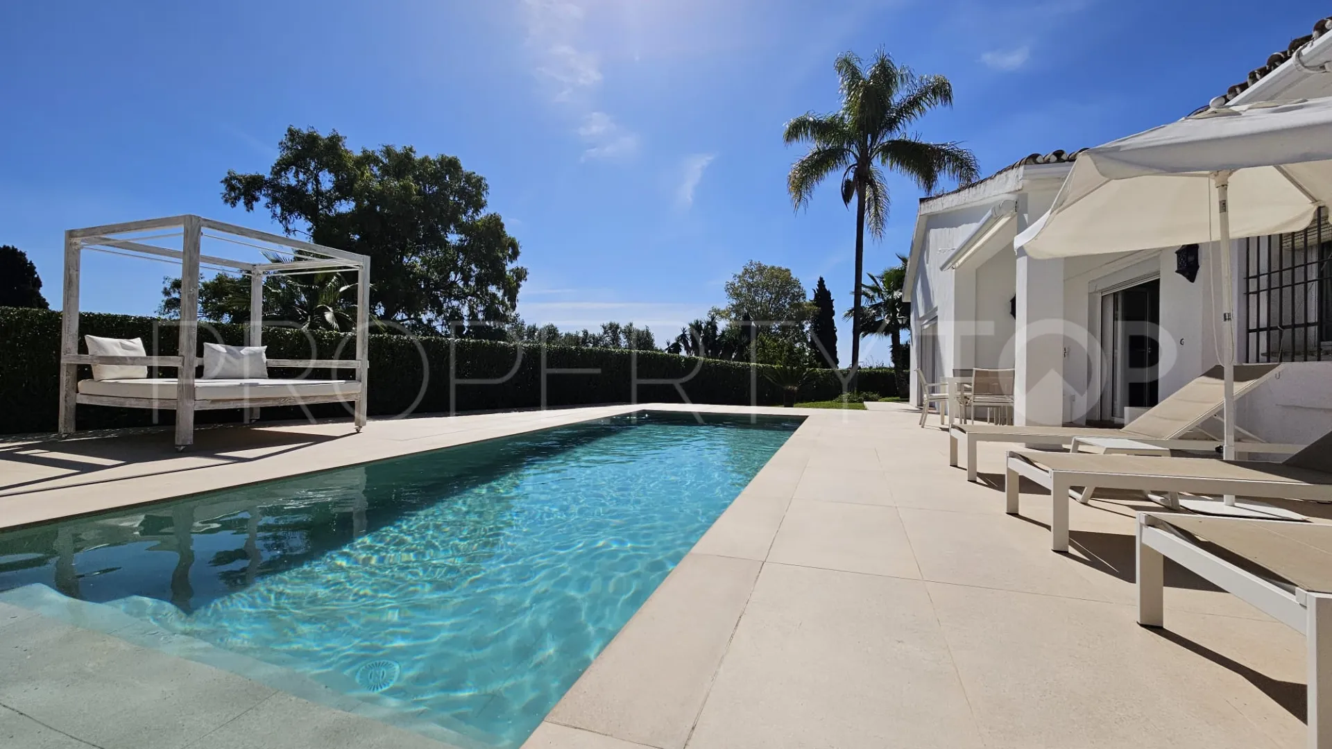 Buy villa in Fuente del Espanto