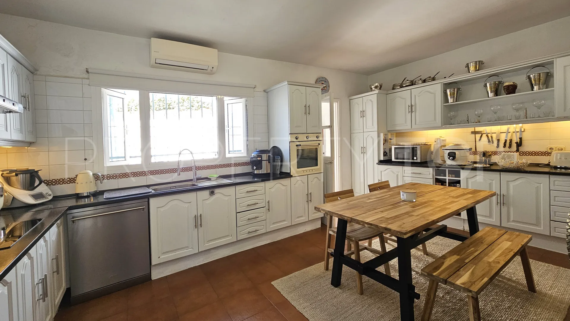Buy villa in Fuente del Espanto